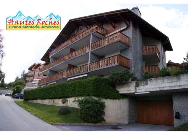 Apartment with Mountain View - Photo 3