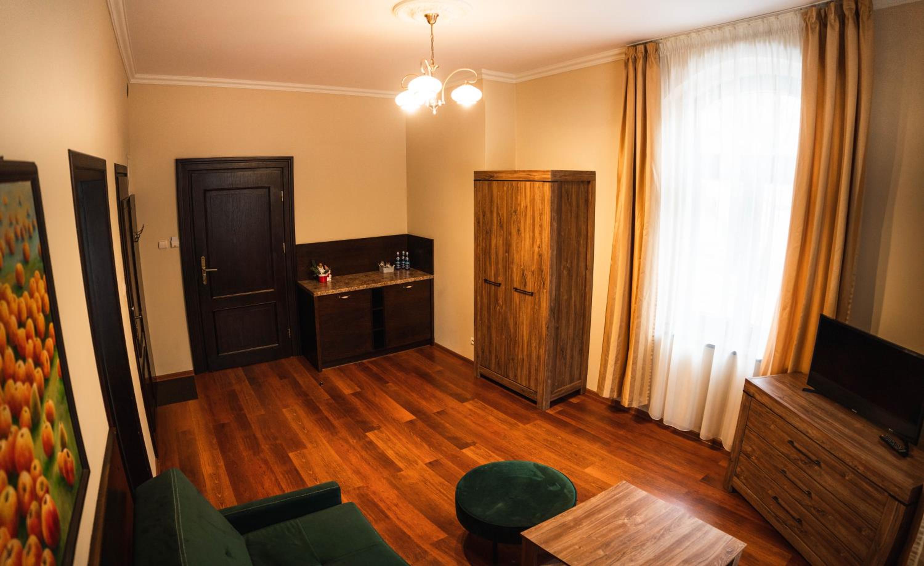 Quadruple Room - Photo 8
