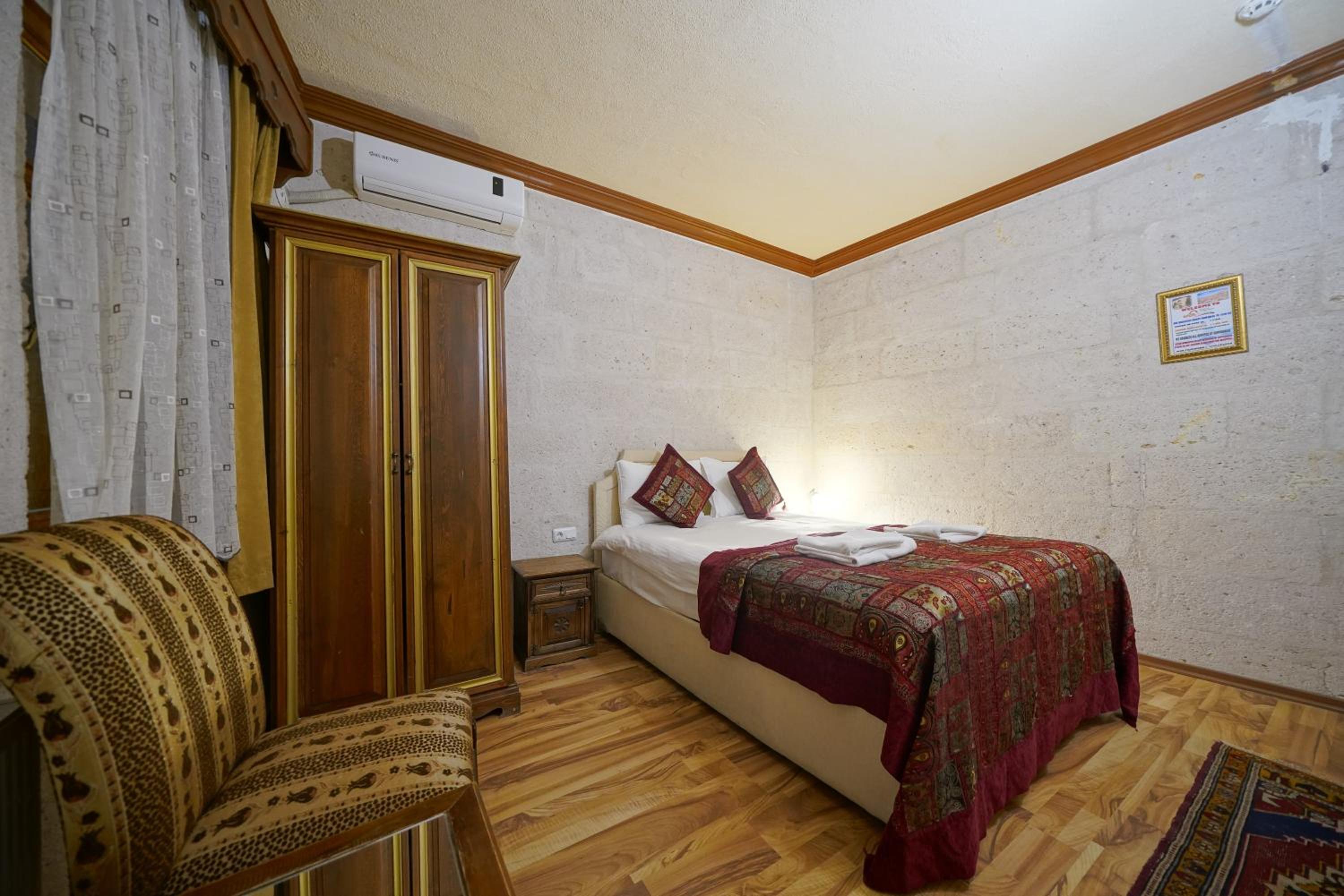 Standard Triple Room photo 2