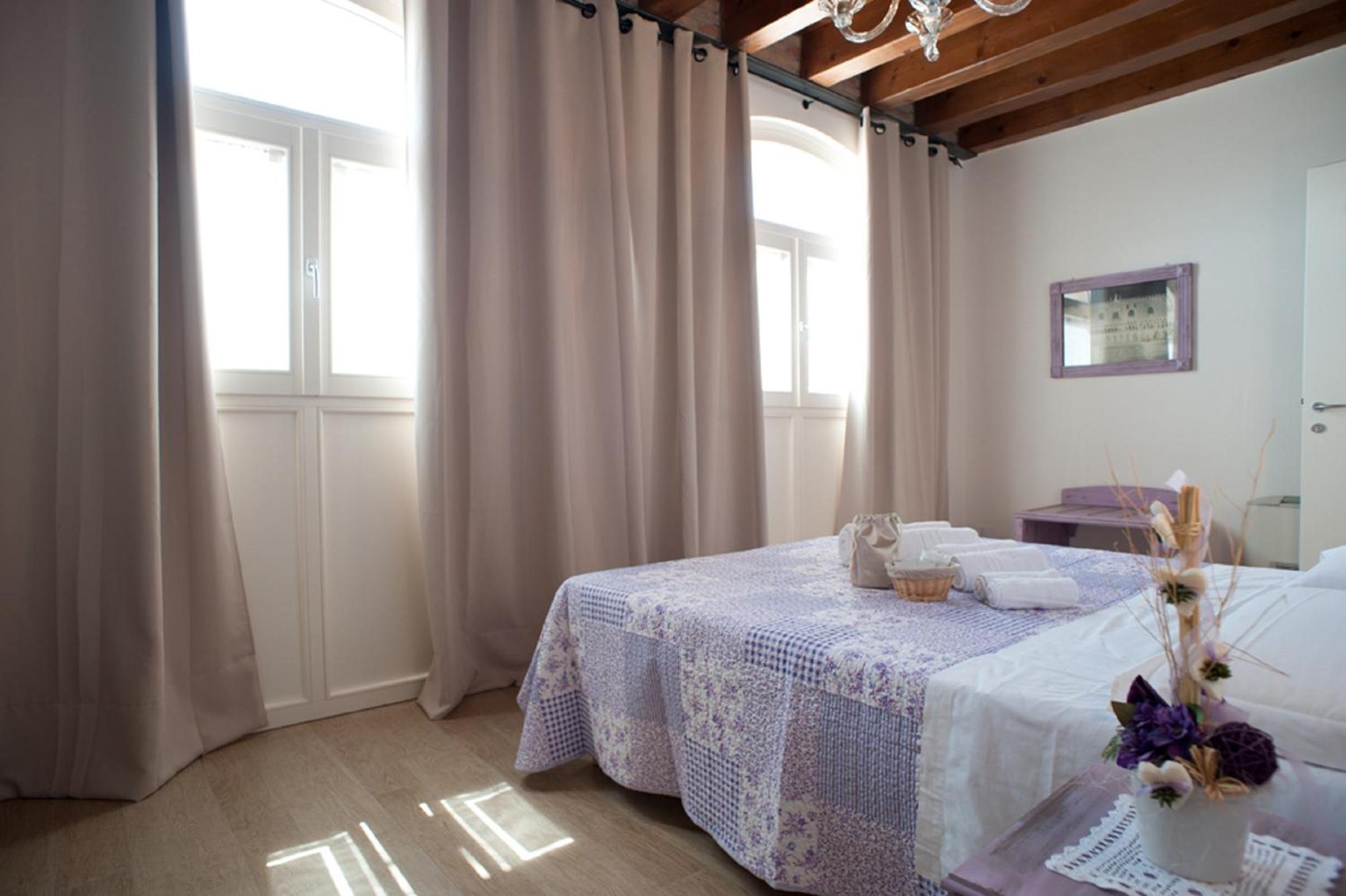 Double Room - Photo 9