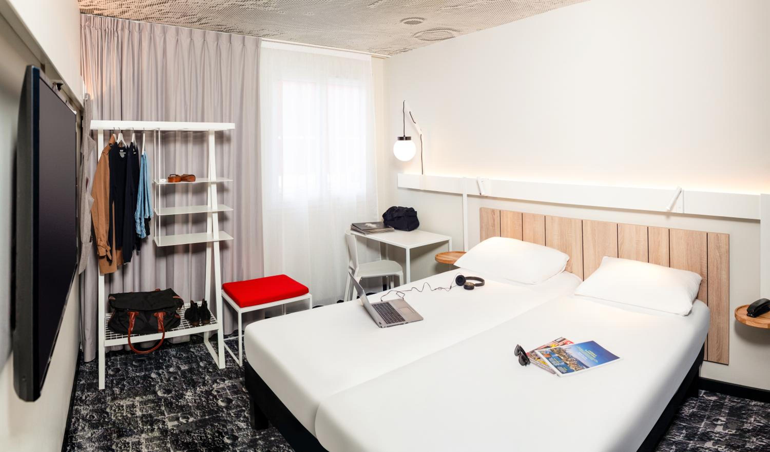 Standard Twin Room - Photo 1