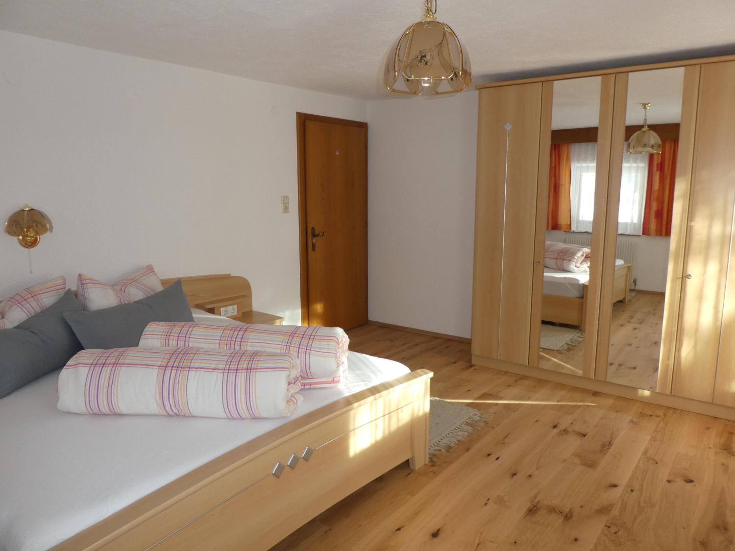 One-Bedroom Apartment with Balcony photo 2