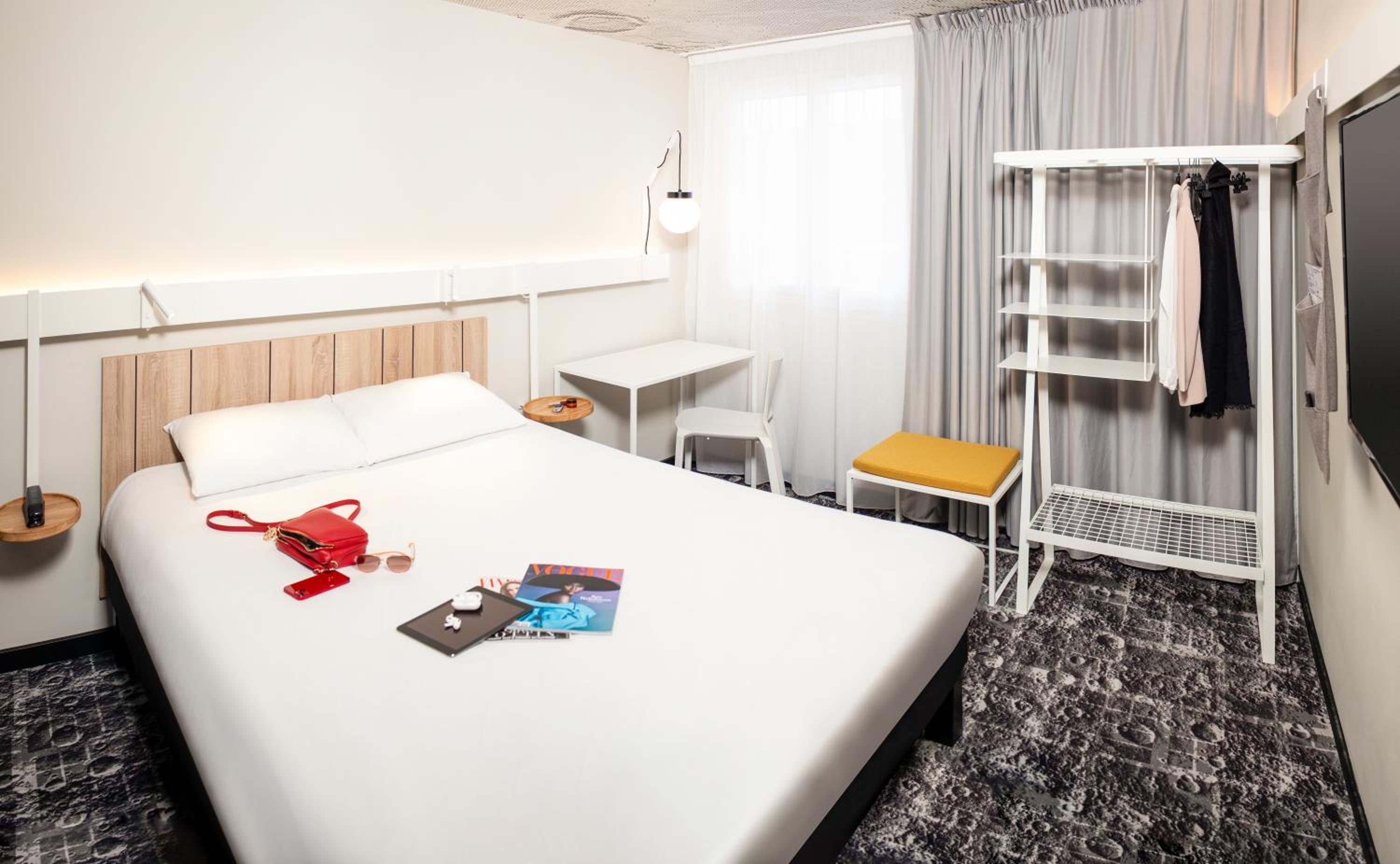 Standard One Double Bed - Photo 5