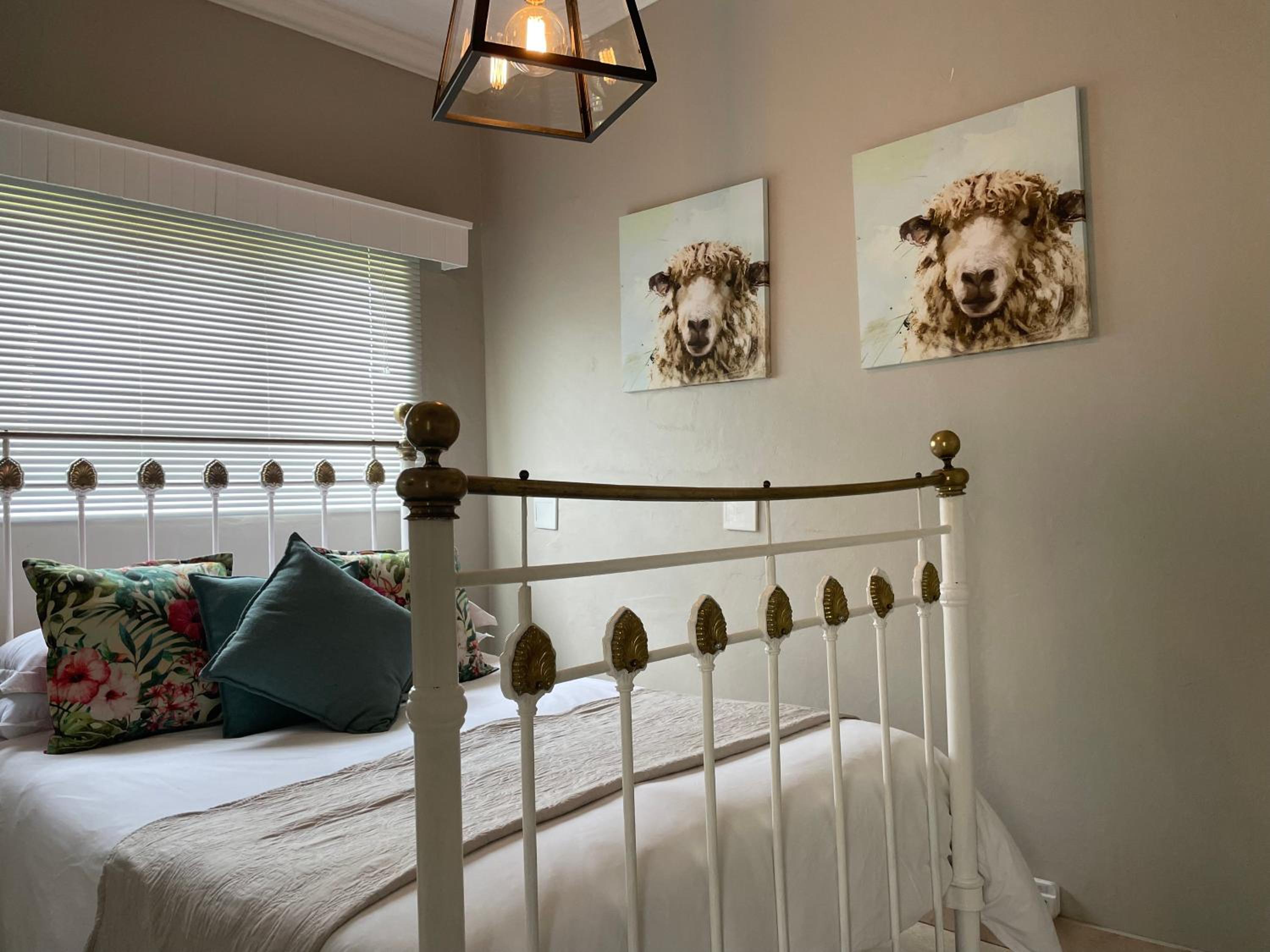 One-Bedroom Apartment - Photo 1