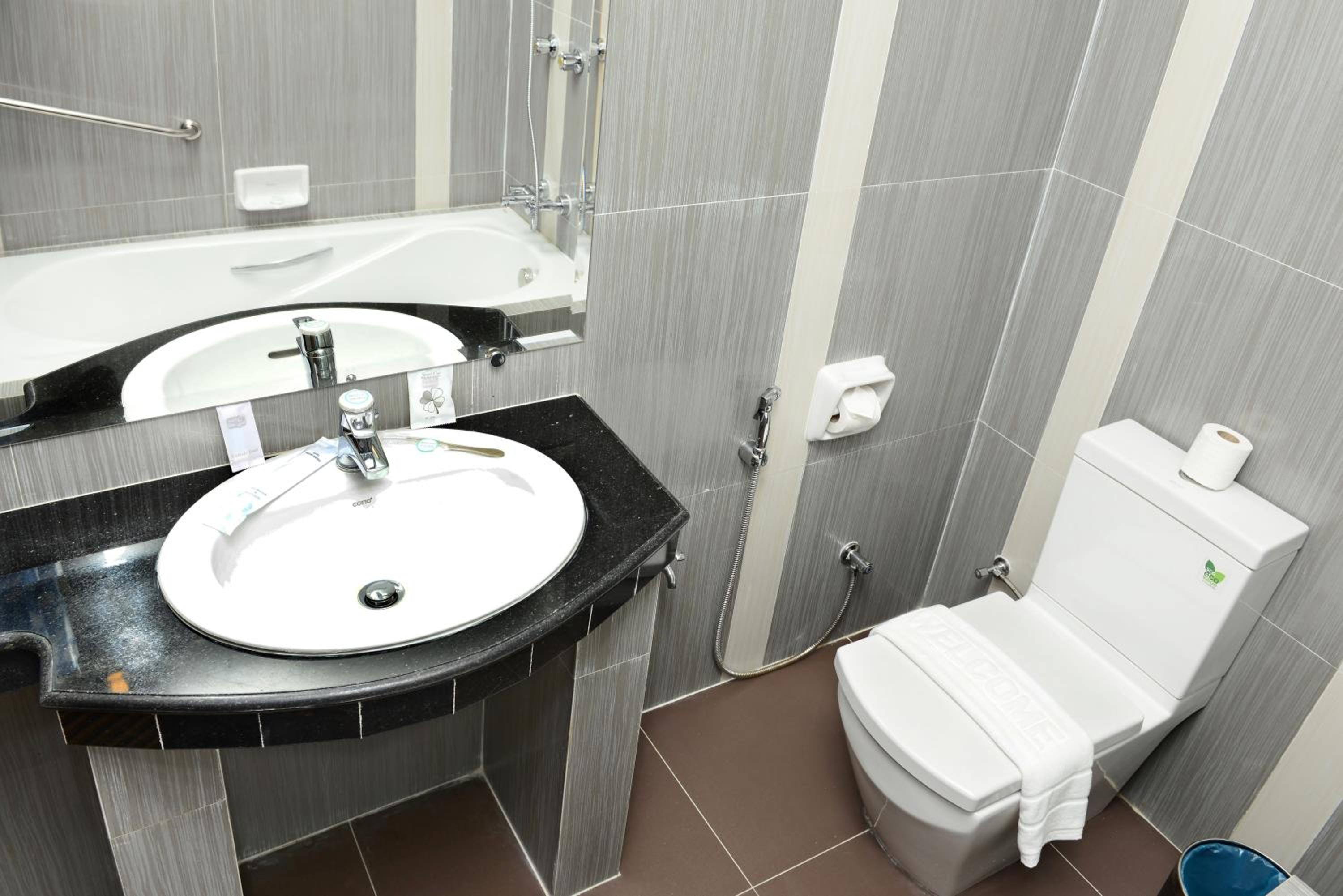 Superior Double or Twin Room without Window photo 2