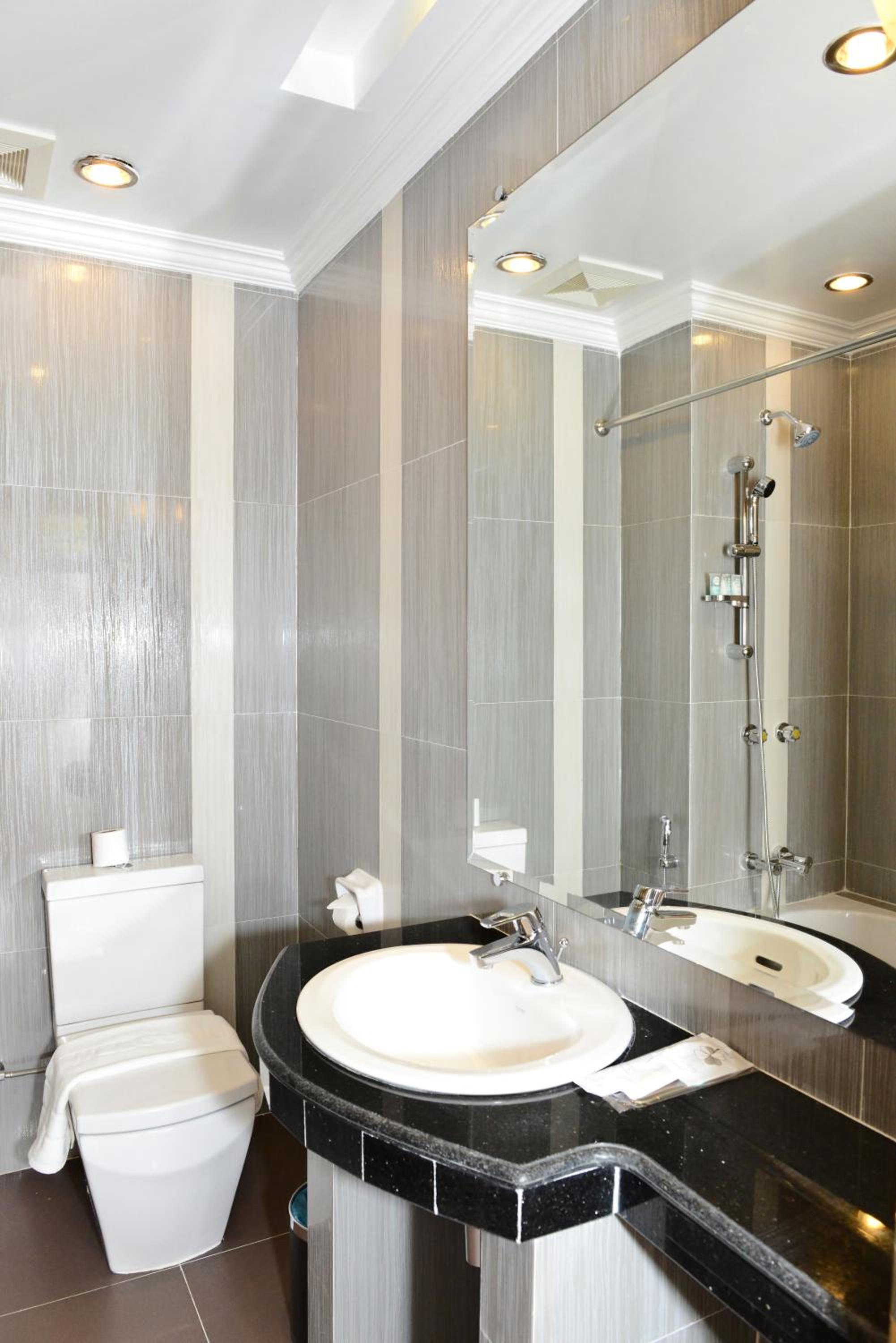 Superior Double or Twin Room without Window photo 1