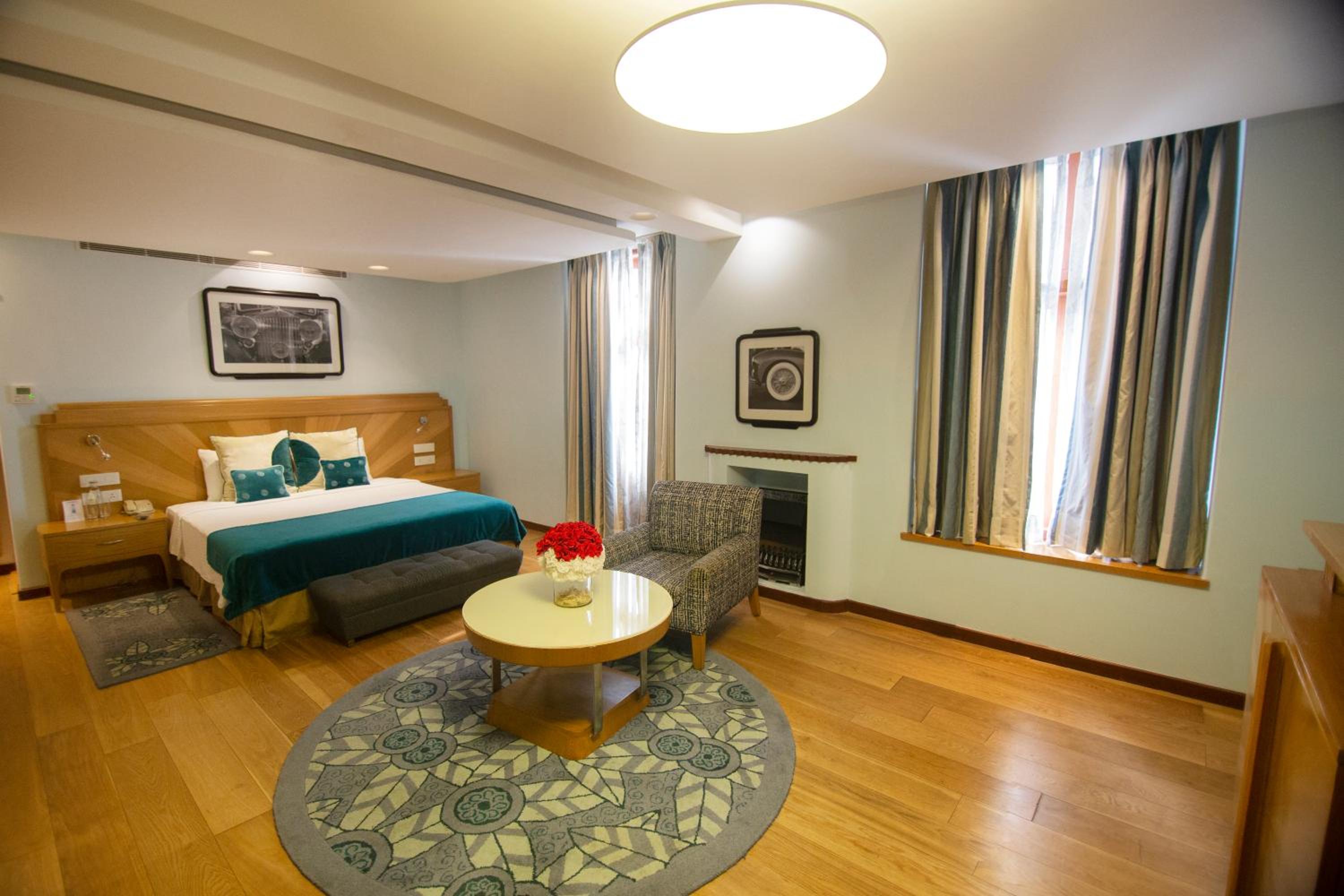 Premium Room Double Bed with 15% off on Food and Soft Beverages, Happy Hours (Buy 1 & Get 1) on select menu at InSomnia - Photo 8