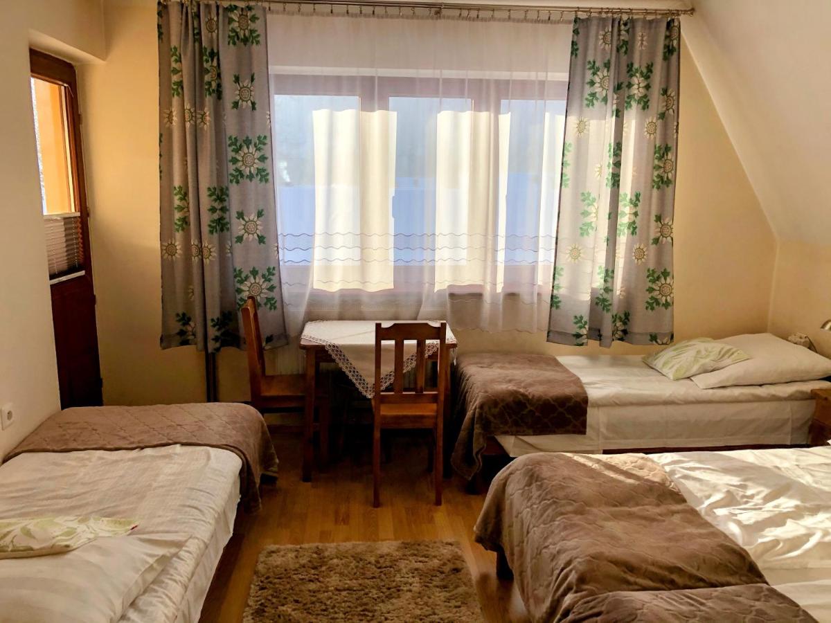 Quadruple Room with Private Bathroom photo 1