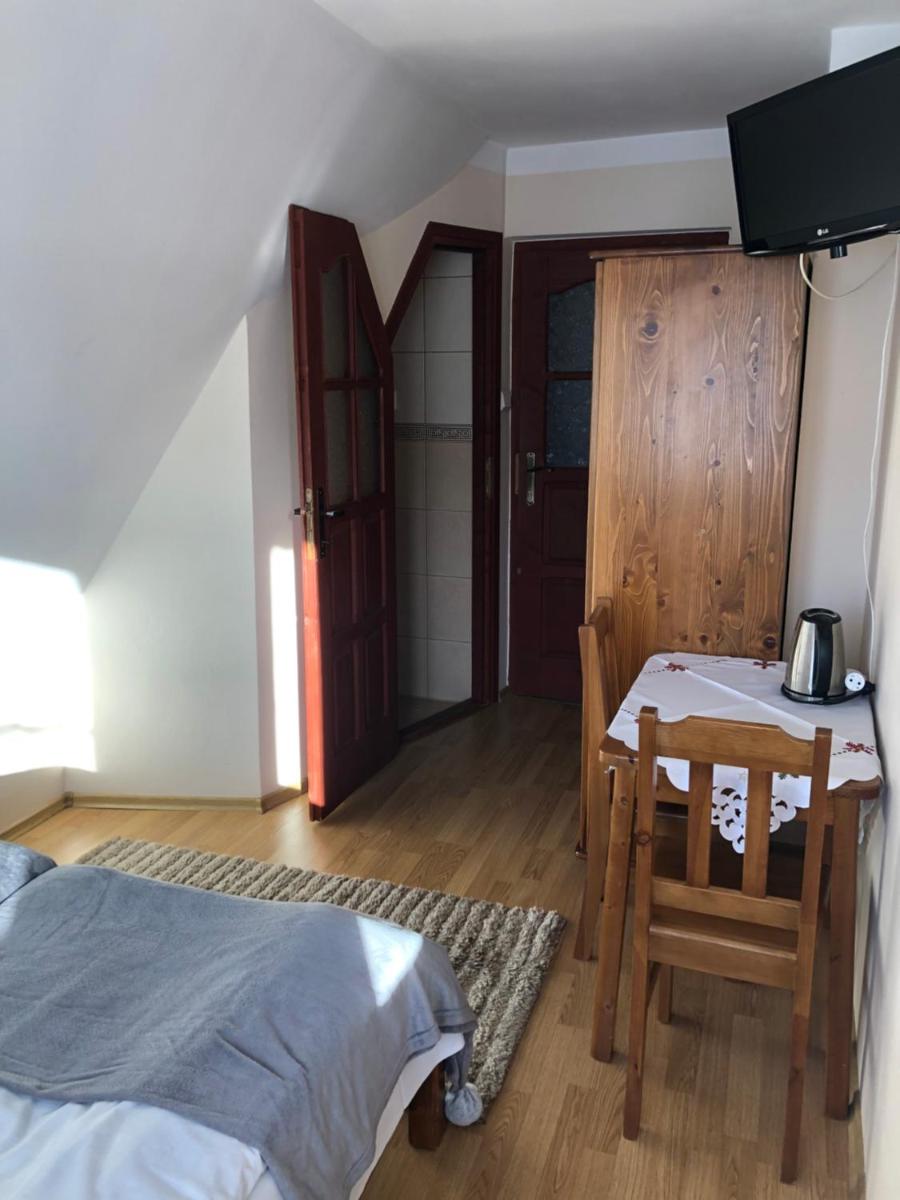 Small Double or Twin Room photo 3
