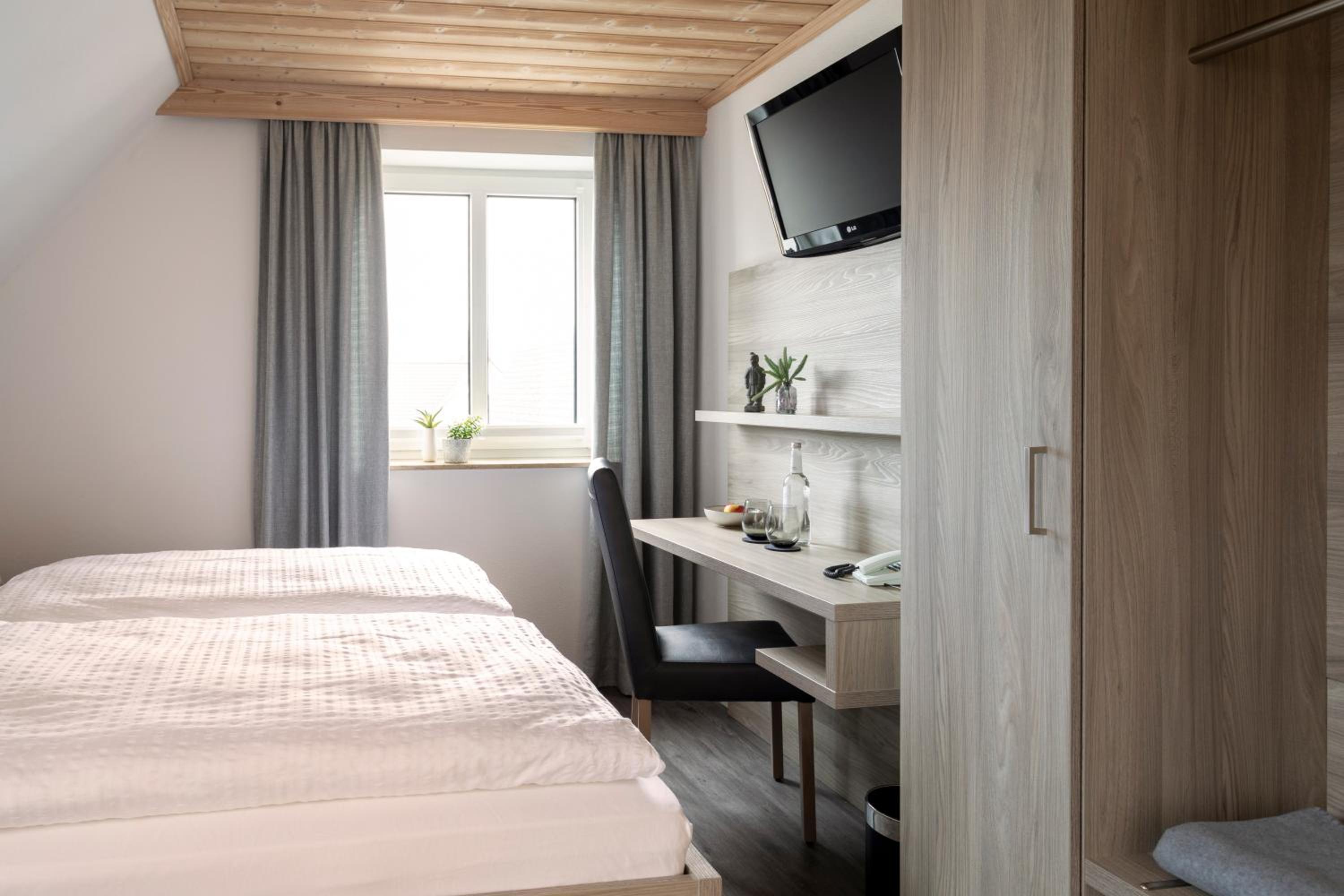 Double Room - Photo 2