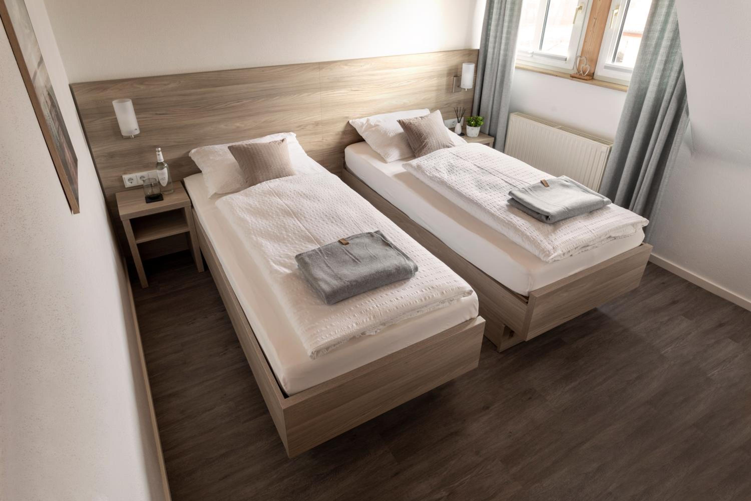 Double Room - Photo 8