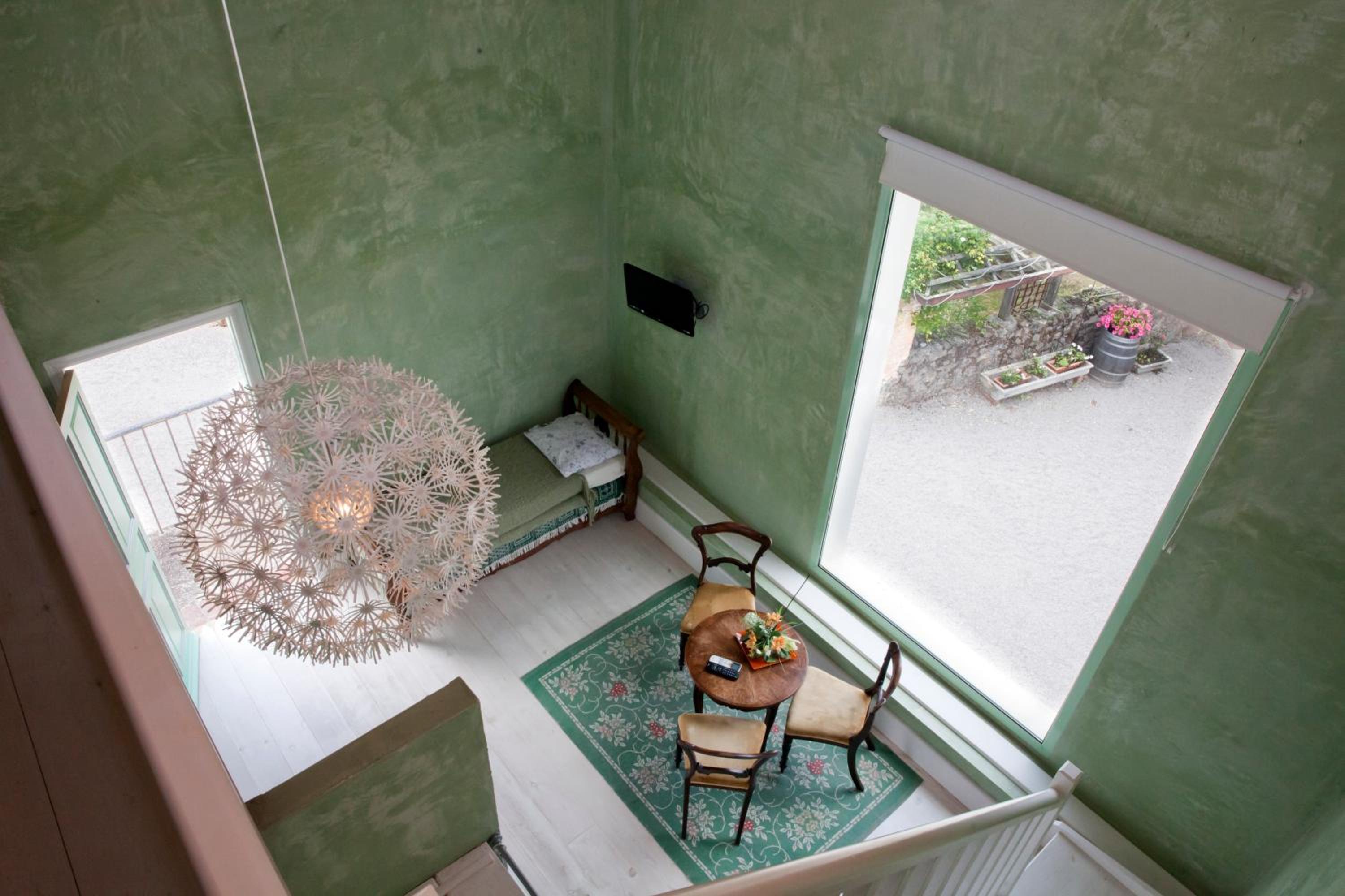 Duplex Suite - Photo 2