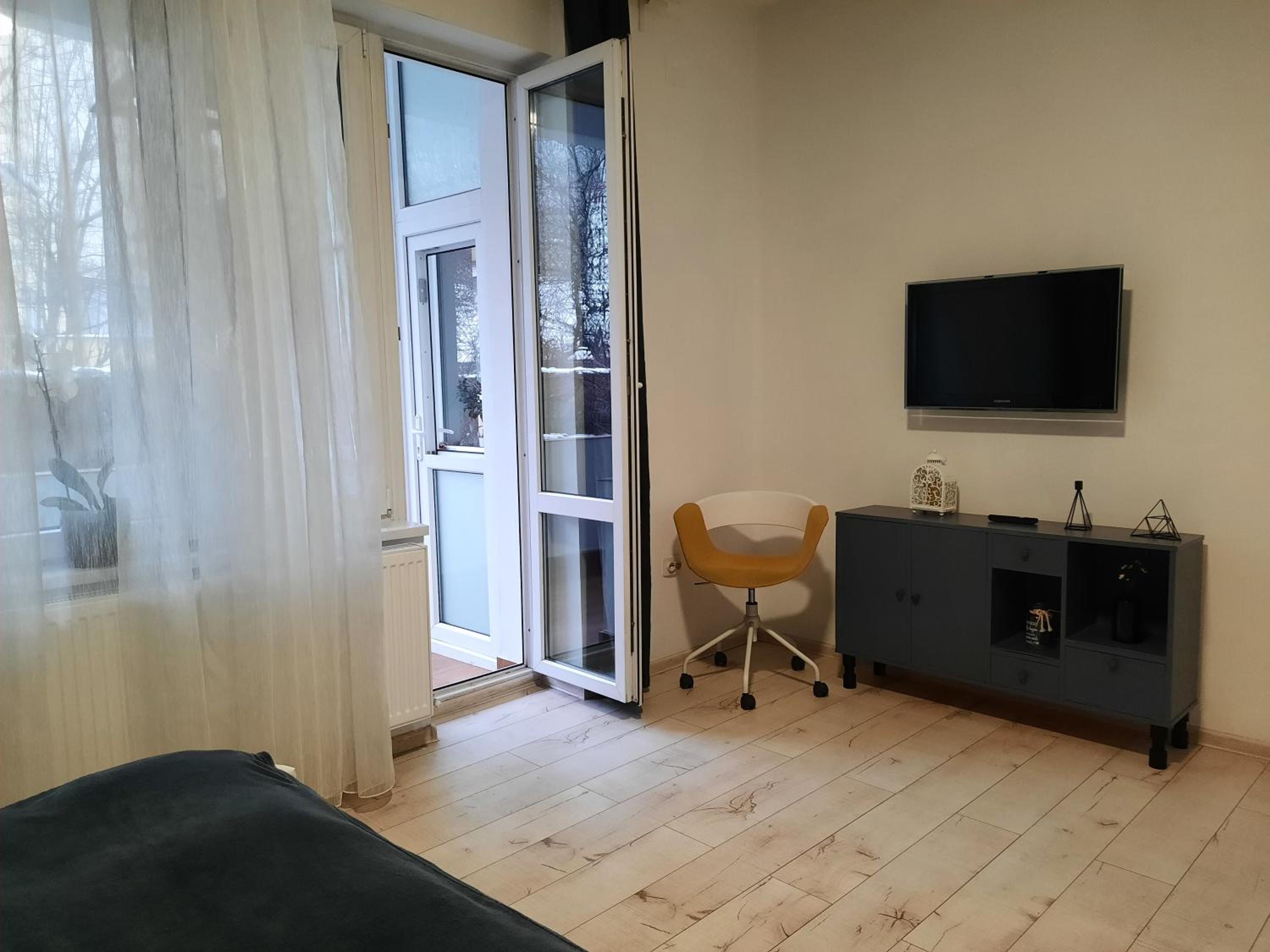 Apartment with Terrace - Photo 5