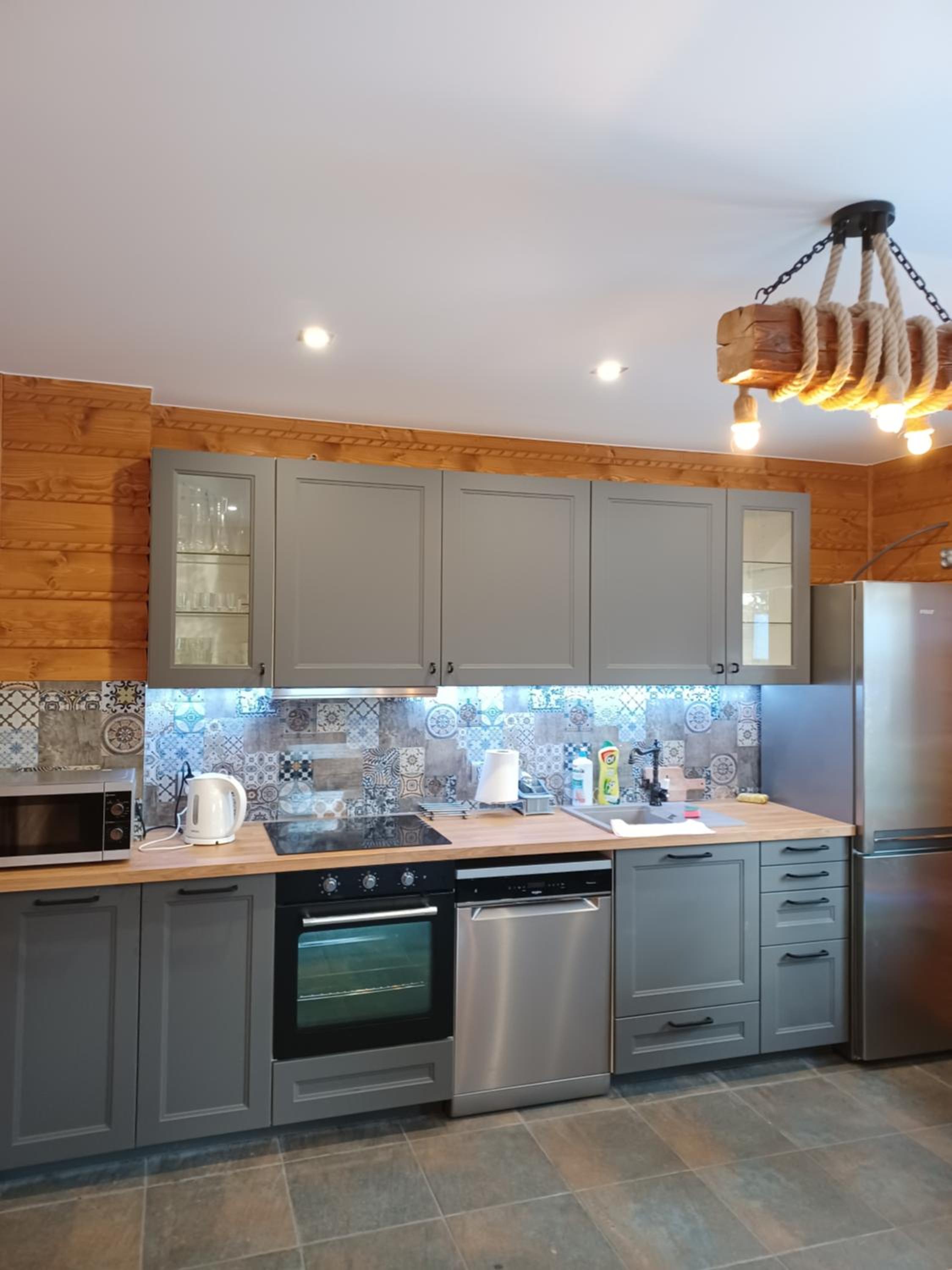 Four-Bedroom House - Photo 2