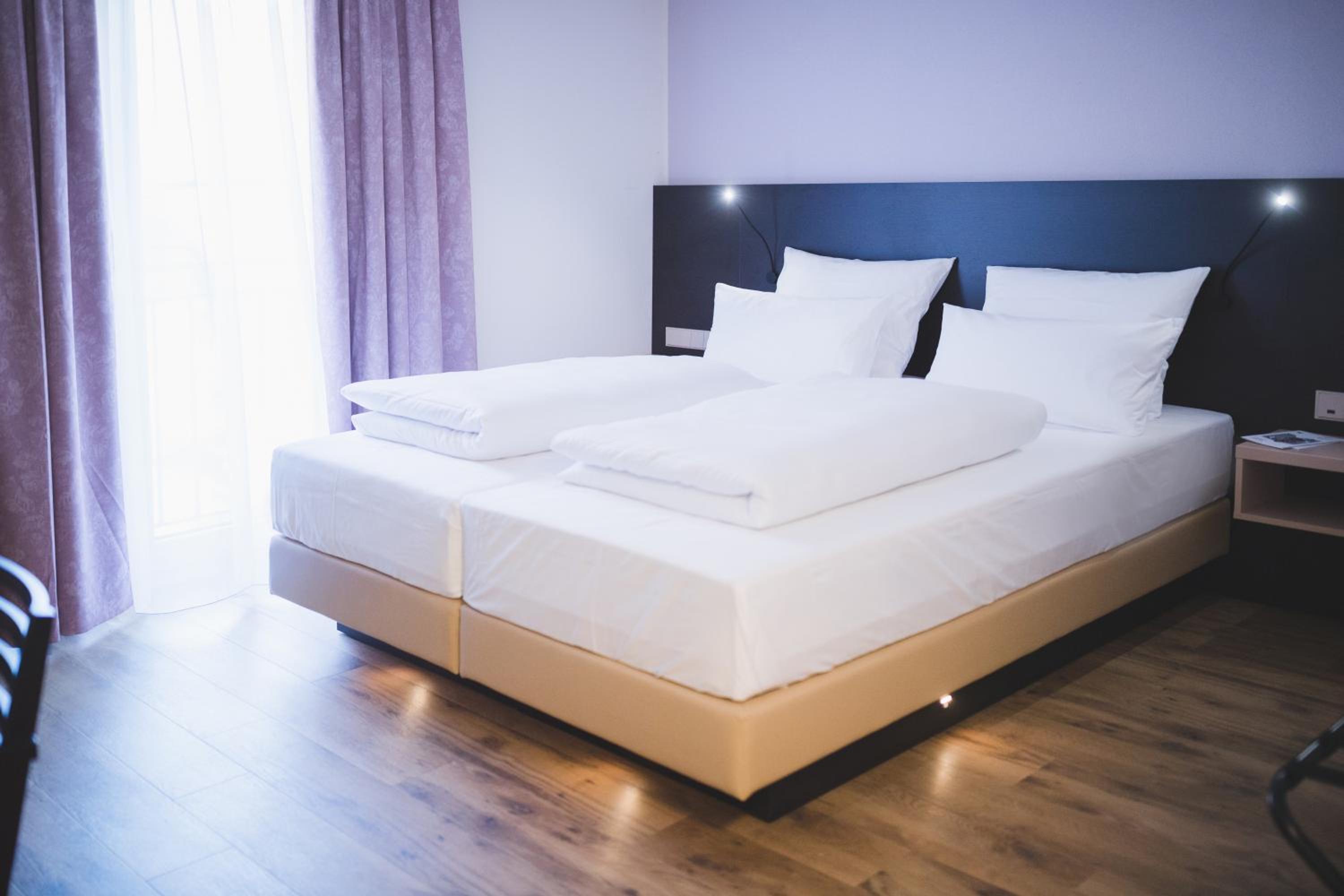 Economy Triple Room