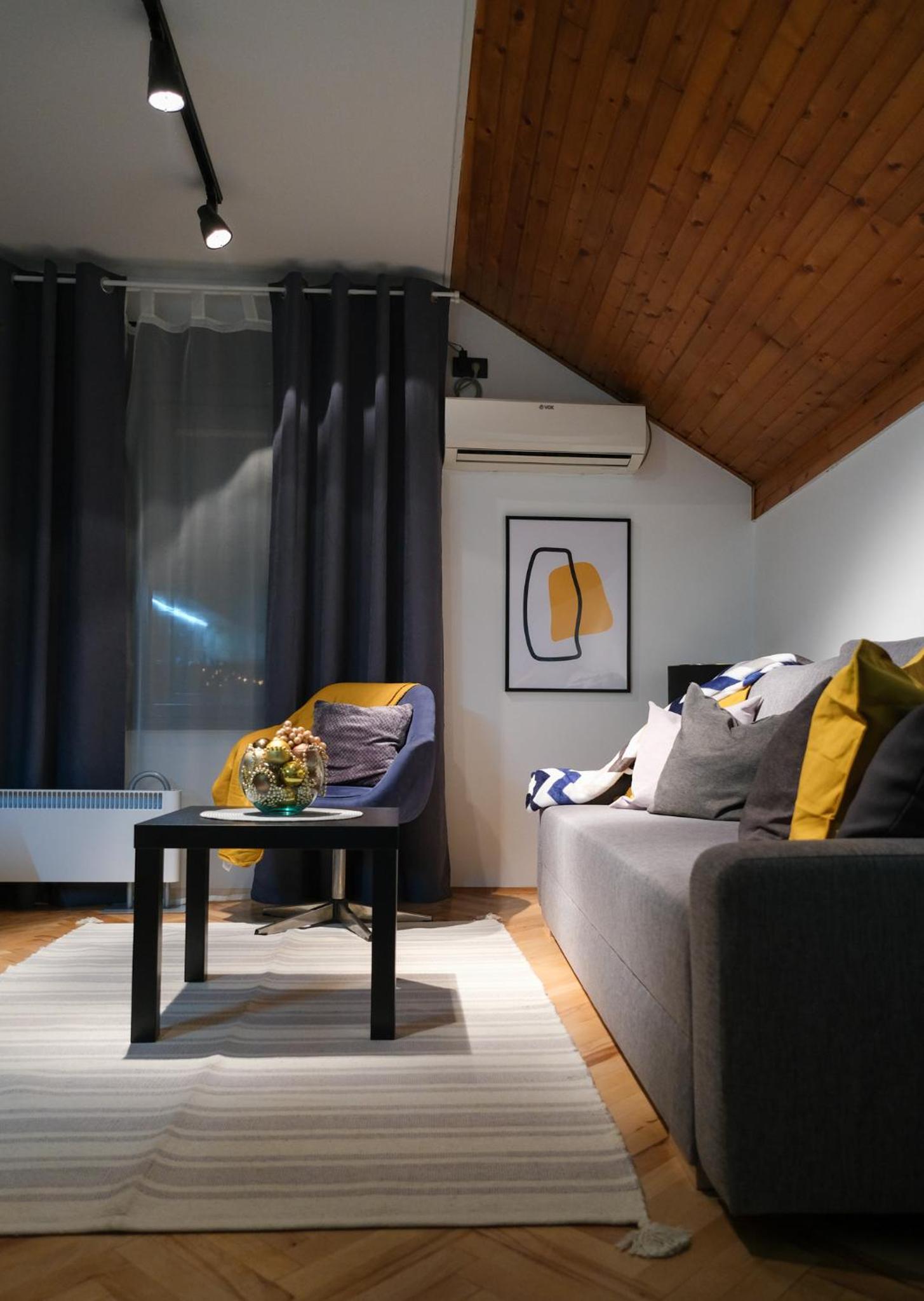One-Bedroom Apartment photo 1
