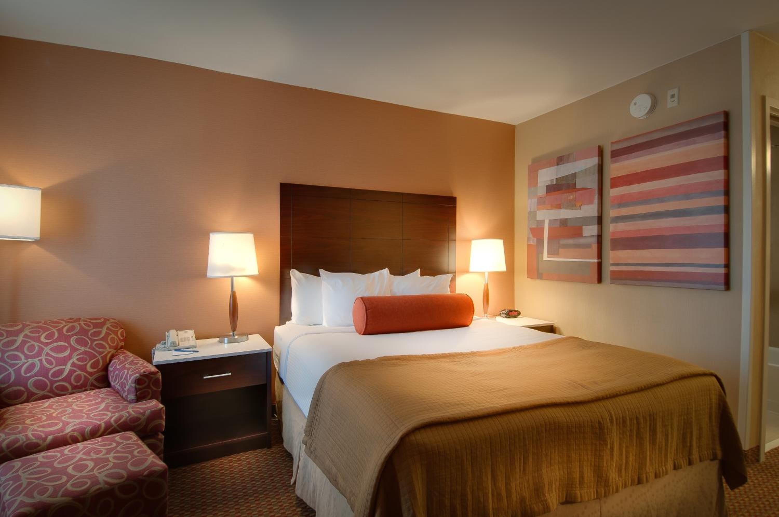 King Room - Non-Smoking - Photo 3