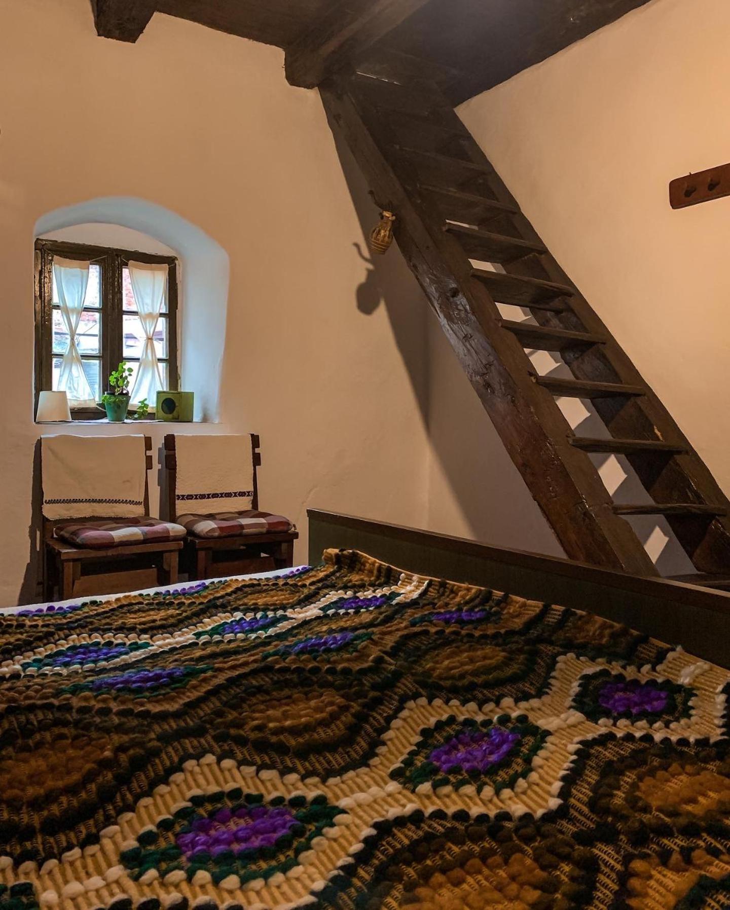 Two-Bedroom House - Photo 12