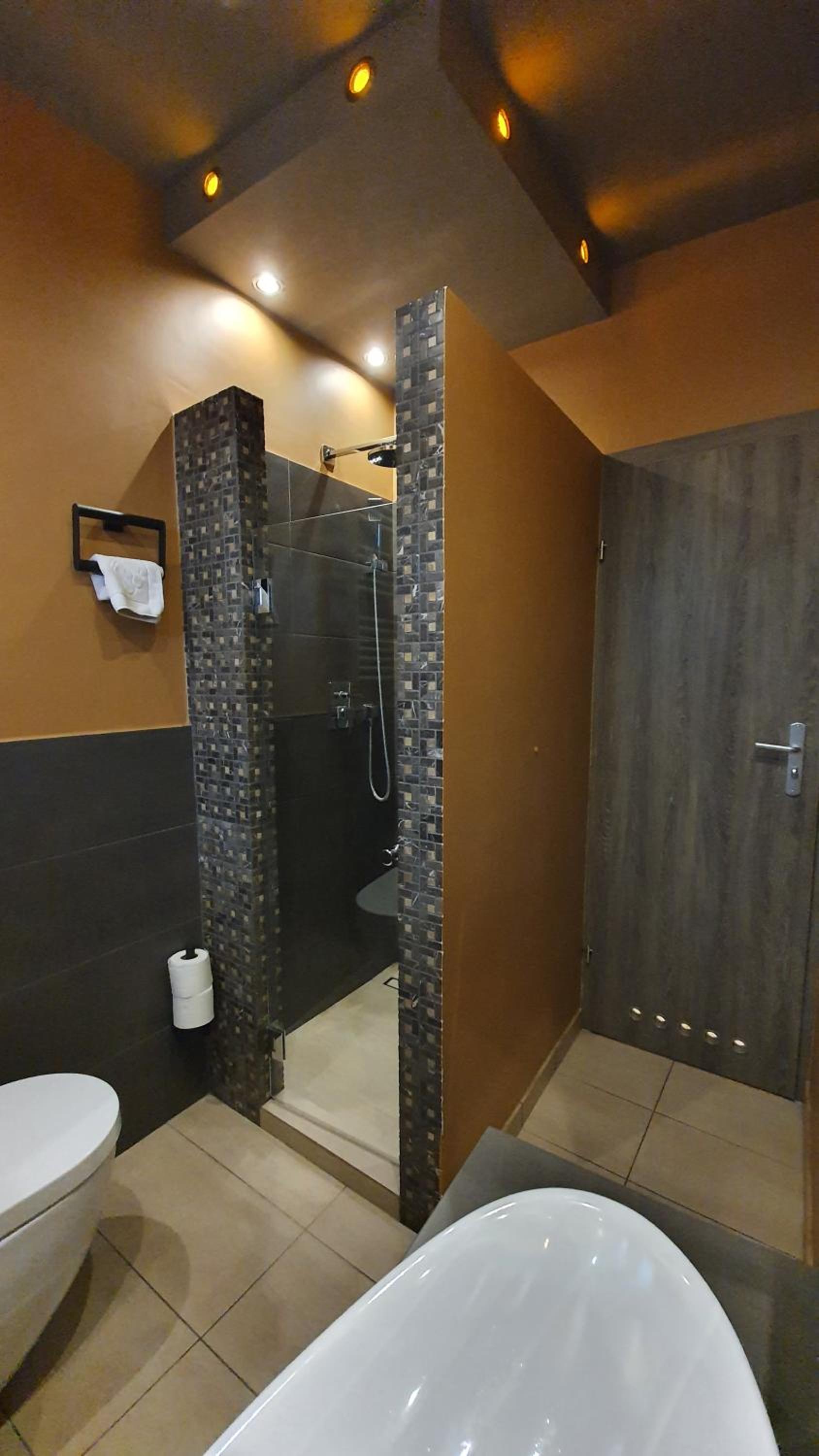 Standard Double Room - Photo 6