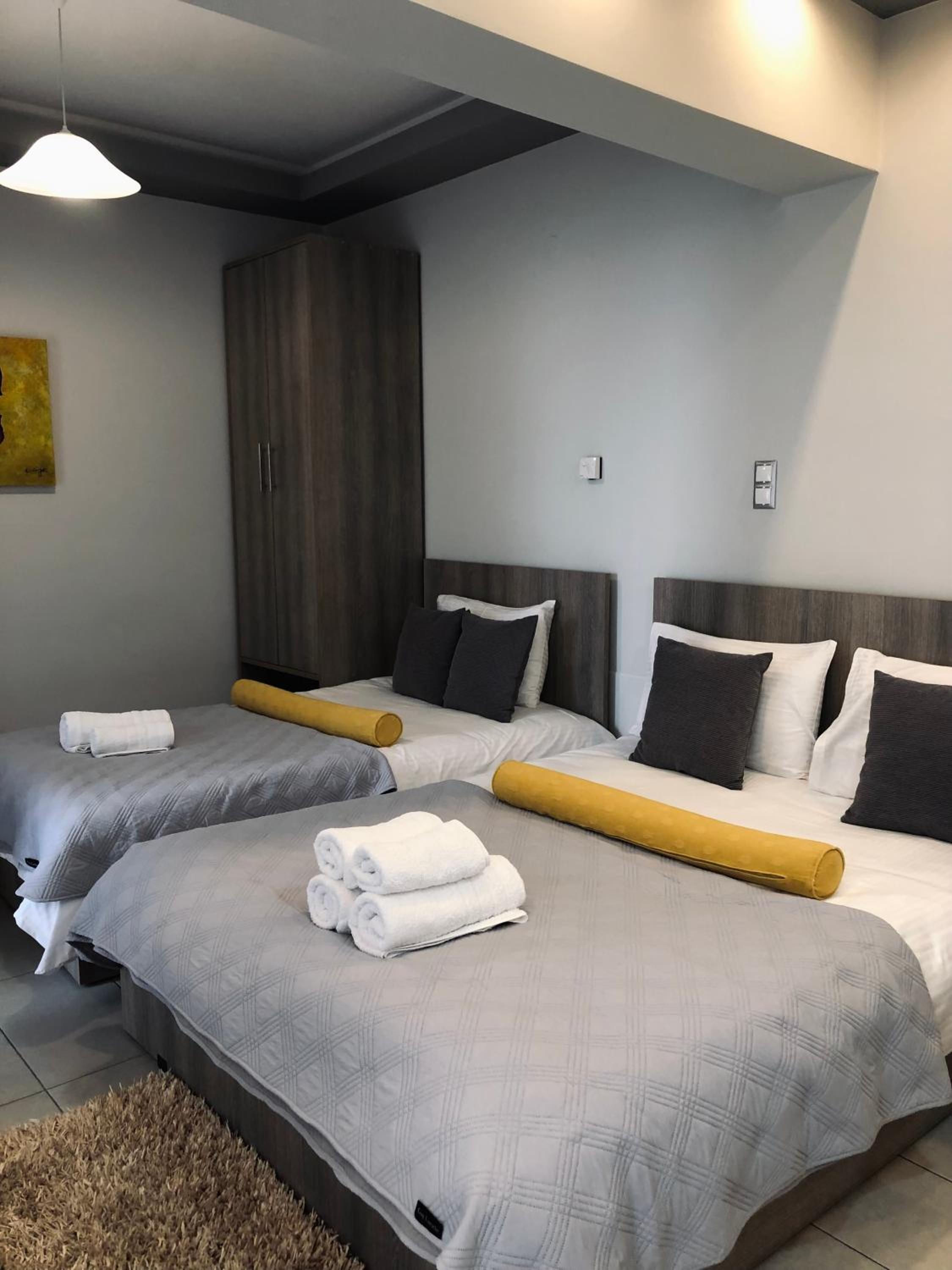 One-Bedroom Apartment - Photo 1
