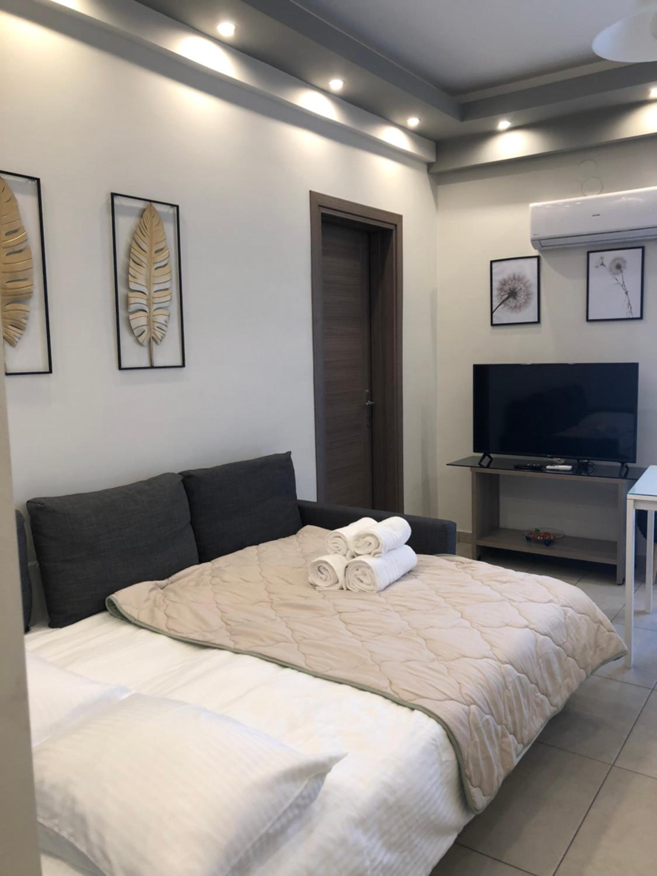 One-Bedroom Apartment - Photo 24