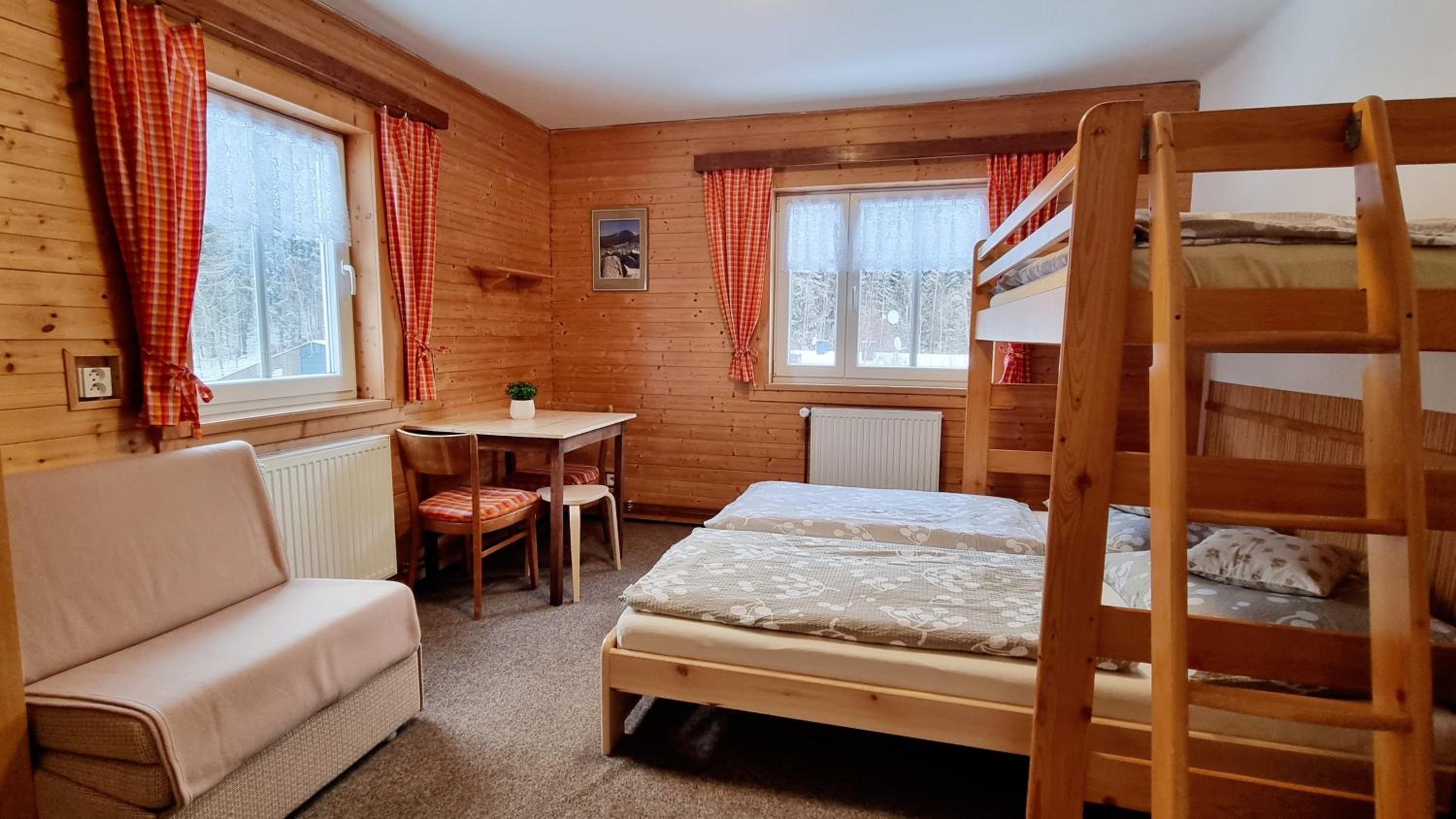 Triple Room with Shared Bathroom photo 2