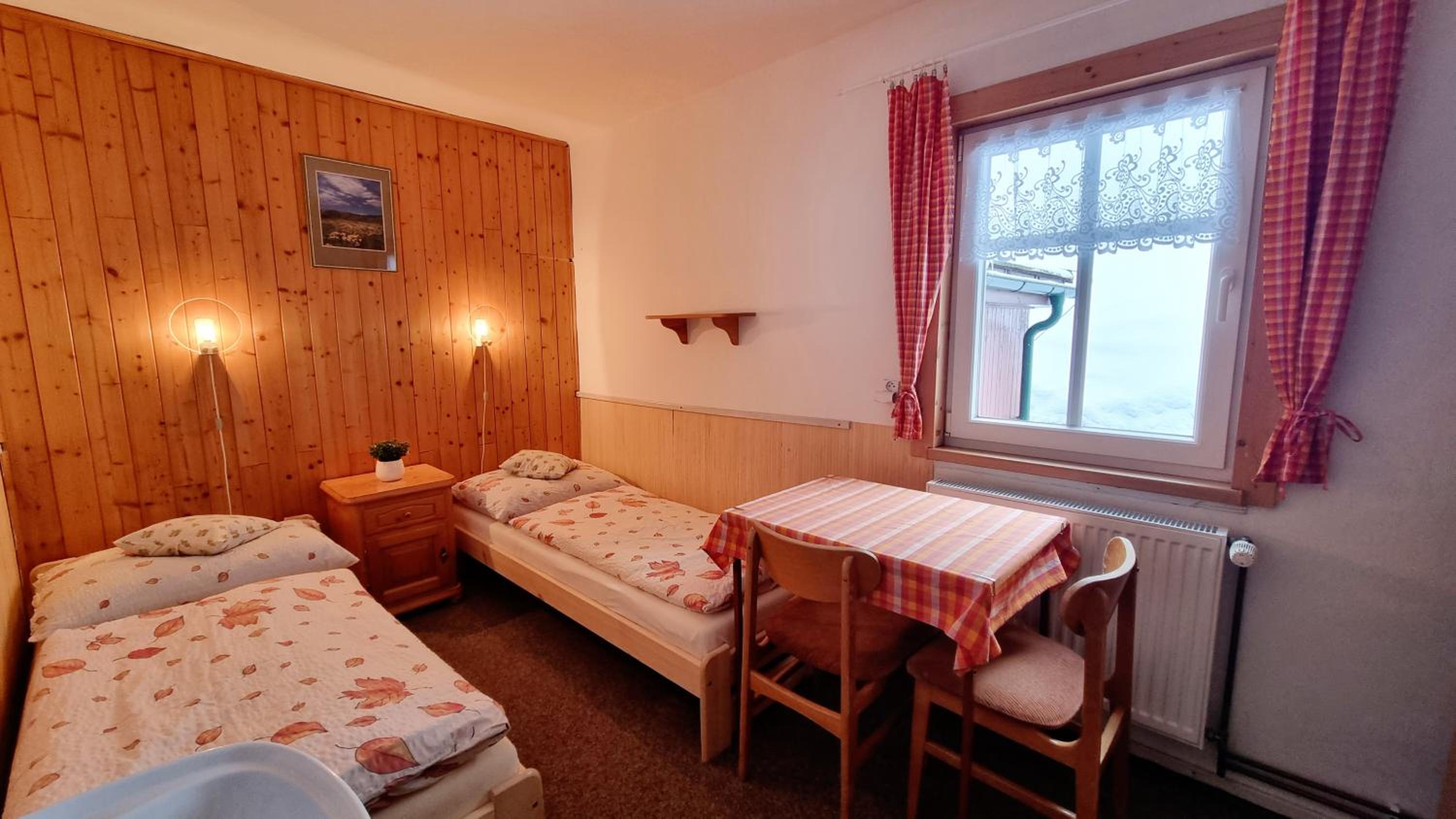 Twin Room with Shared Bathroom photo 1