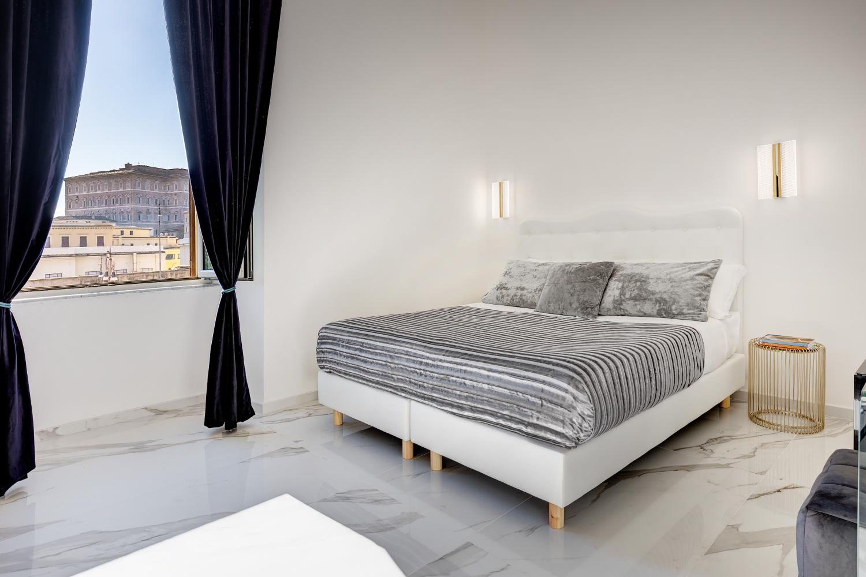 Triple Room with City View