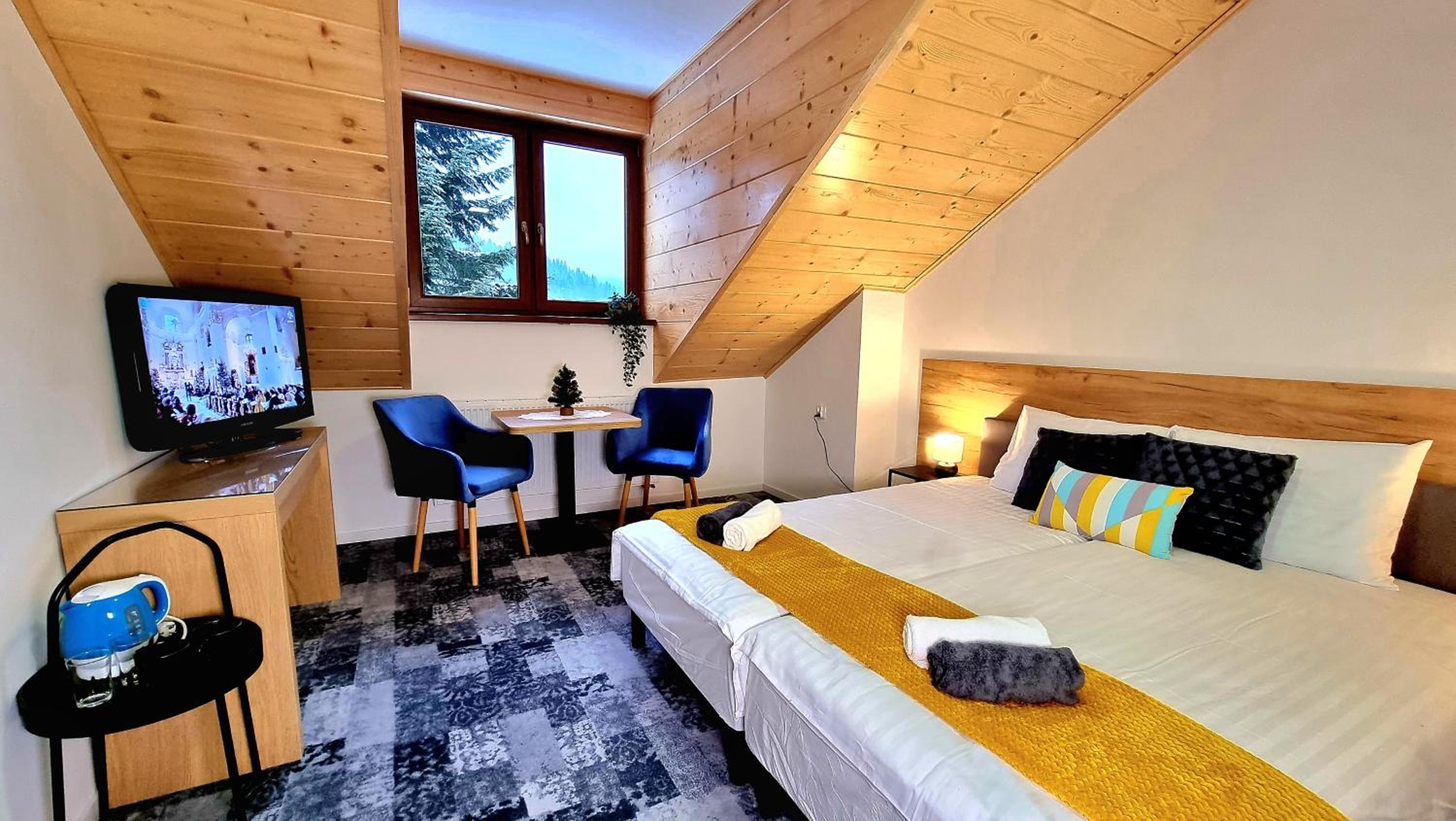 Double or Twin Room with Mountain View photo 1