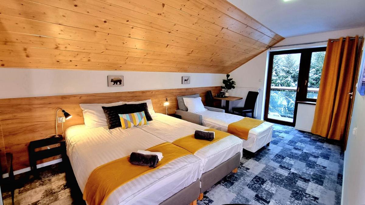 Double or Twin Room with Balcony photo 2