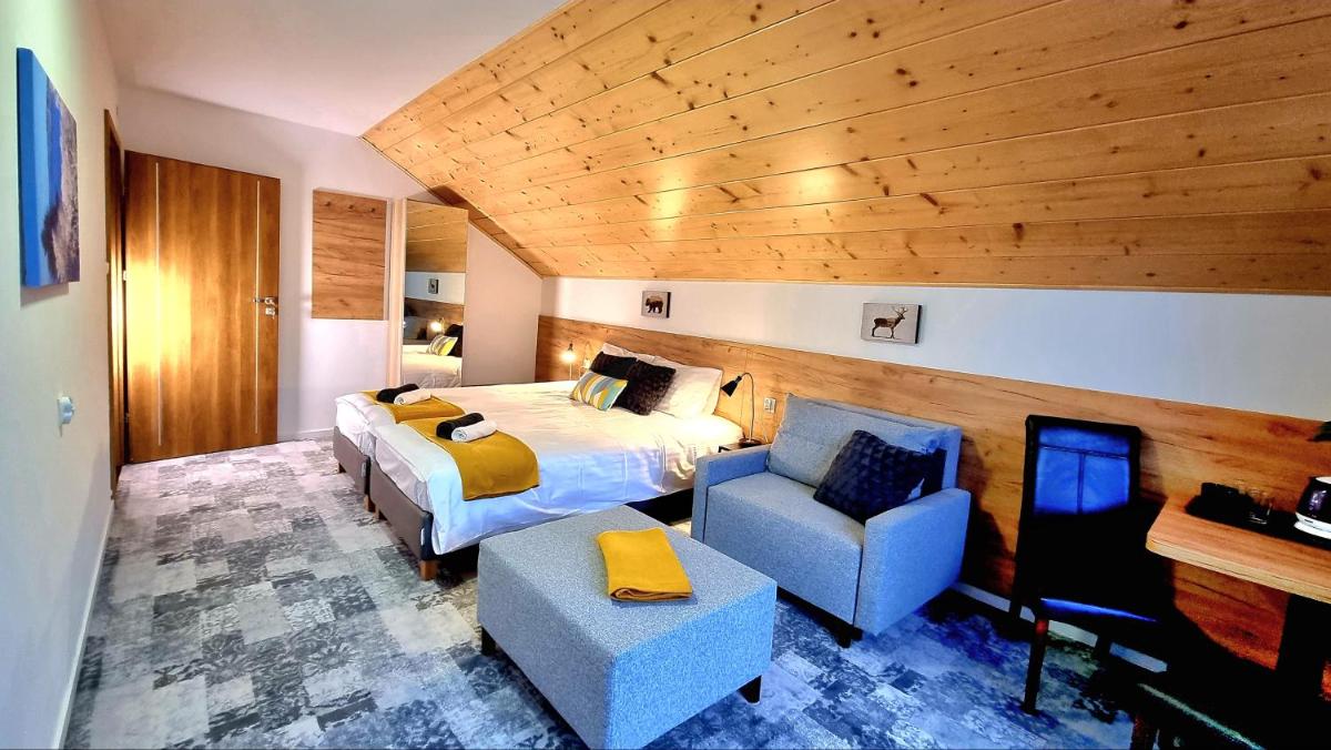 Double or Twin Room with Balcony photo 3