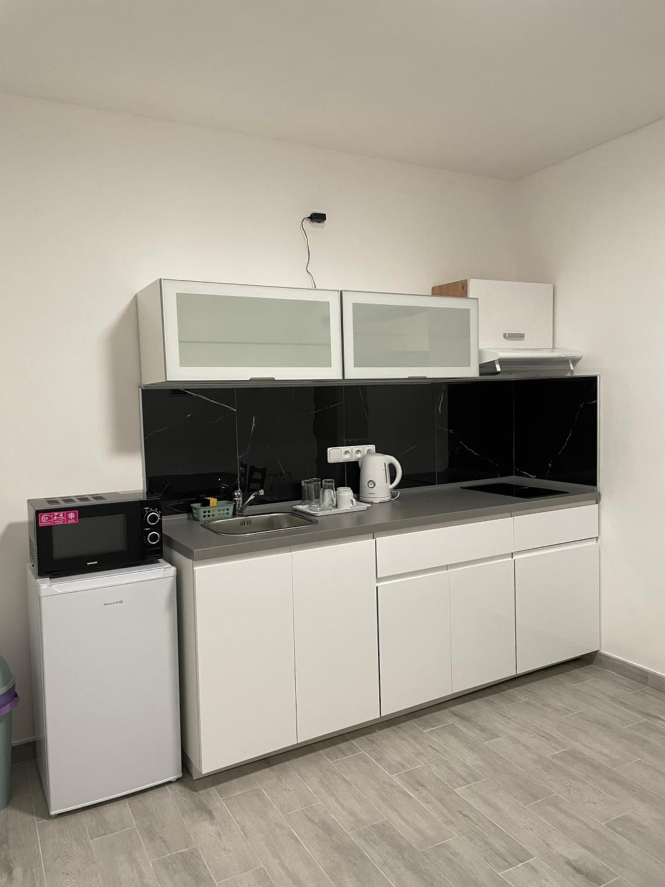 One-Bedroom Apartment - Photo 8