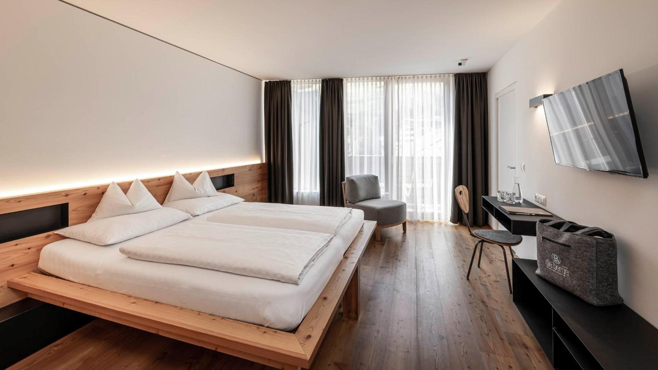 Double Room M with Balcony - Photo 1