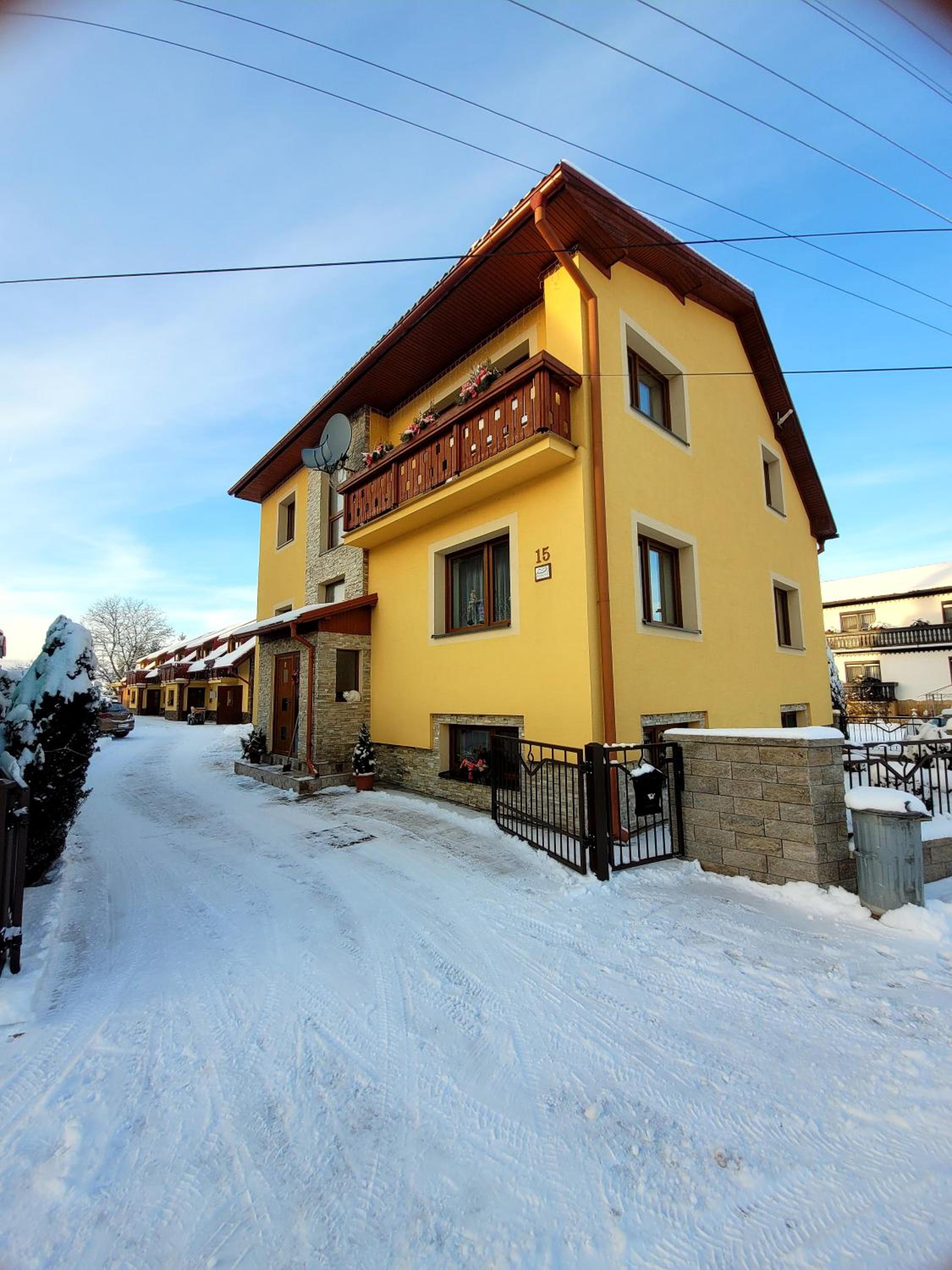 Apartment with Mountain View photo 1
