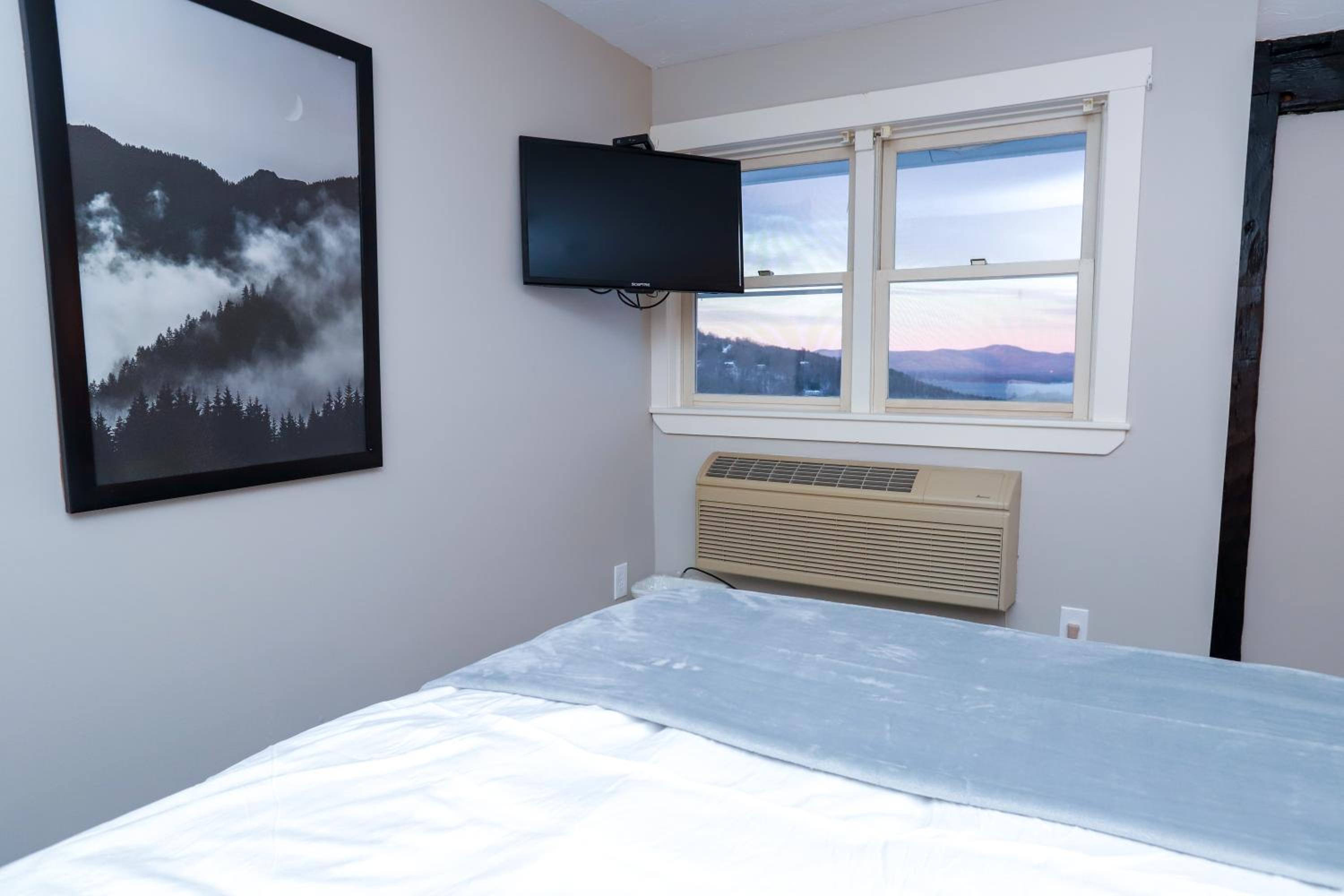 Studio with Lake View photo 3