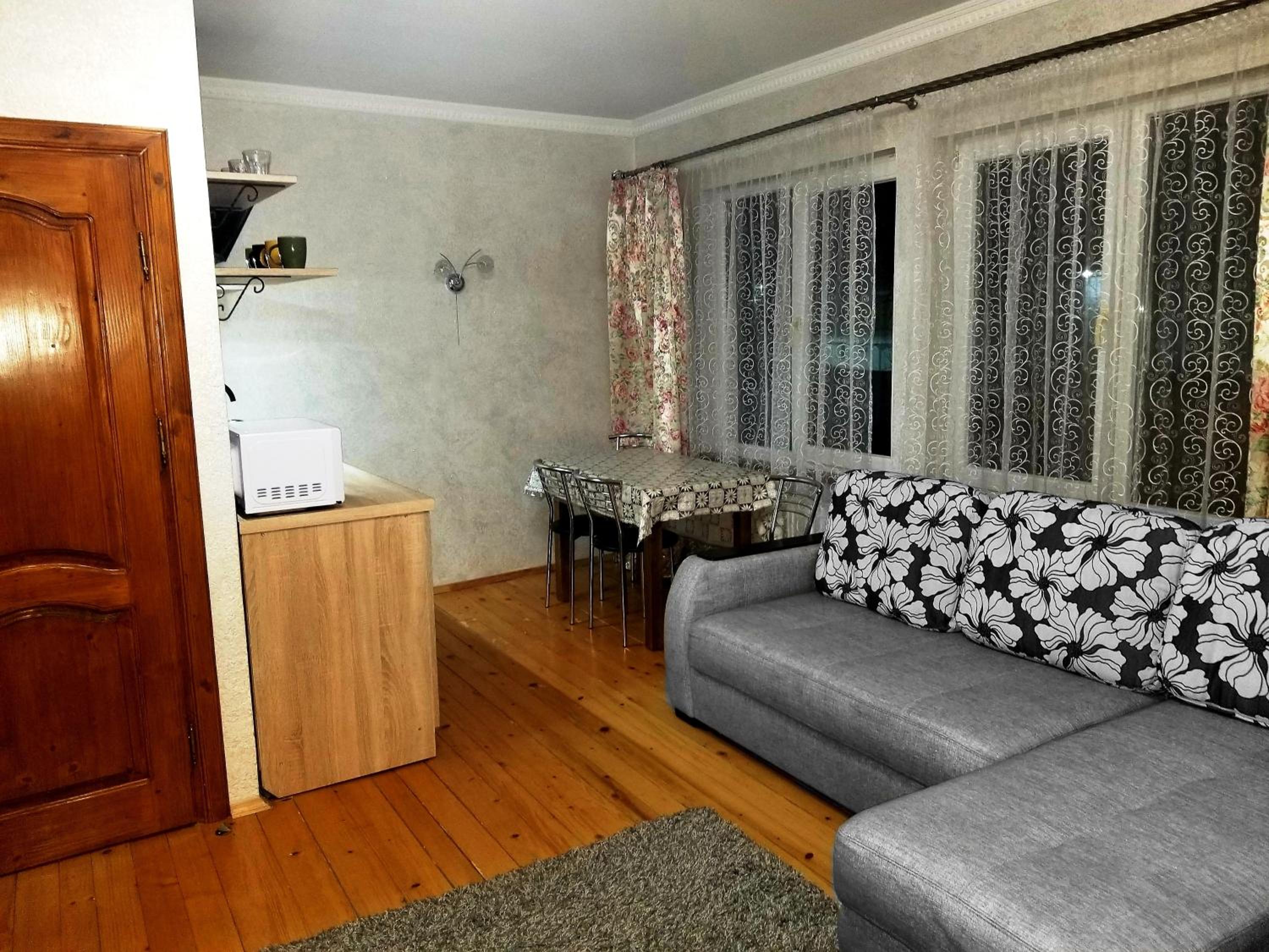 One-Bedroom Apartment photo 2