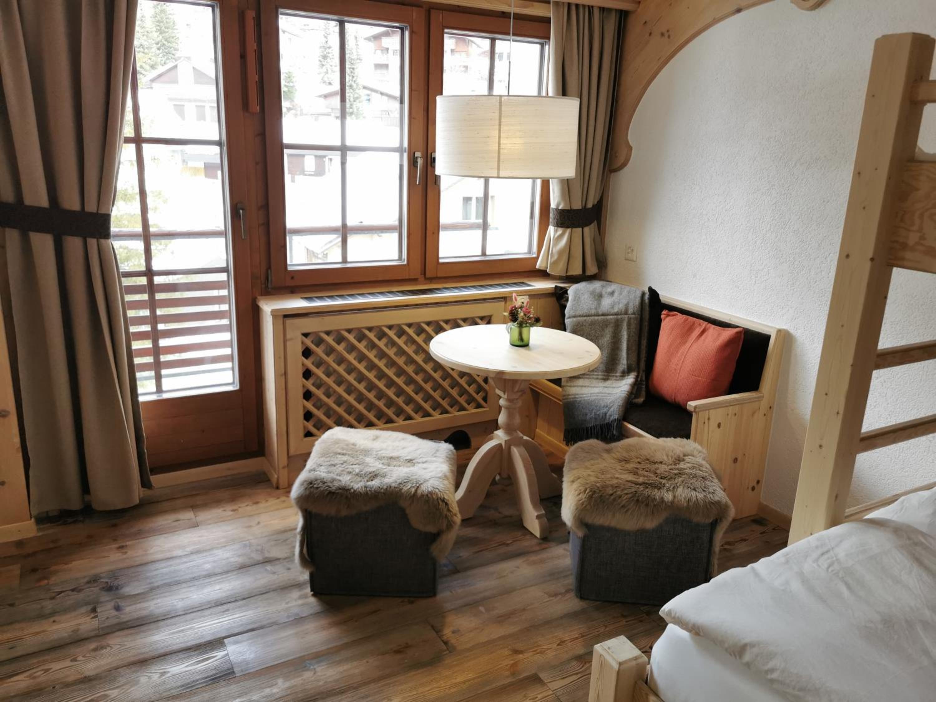Deluxe Family Suite - Photo 4