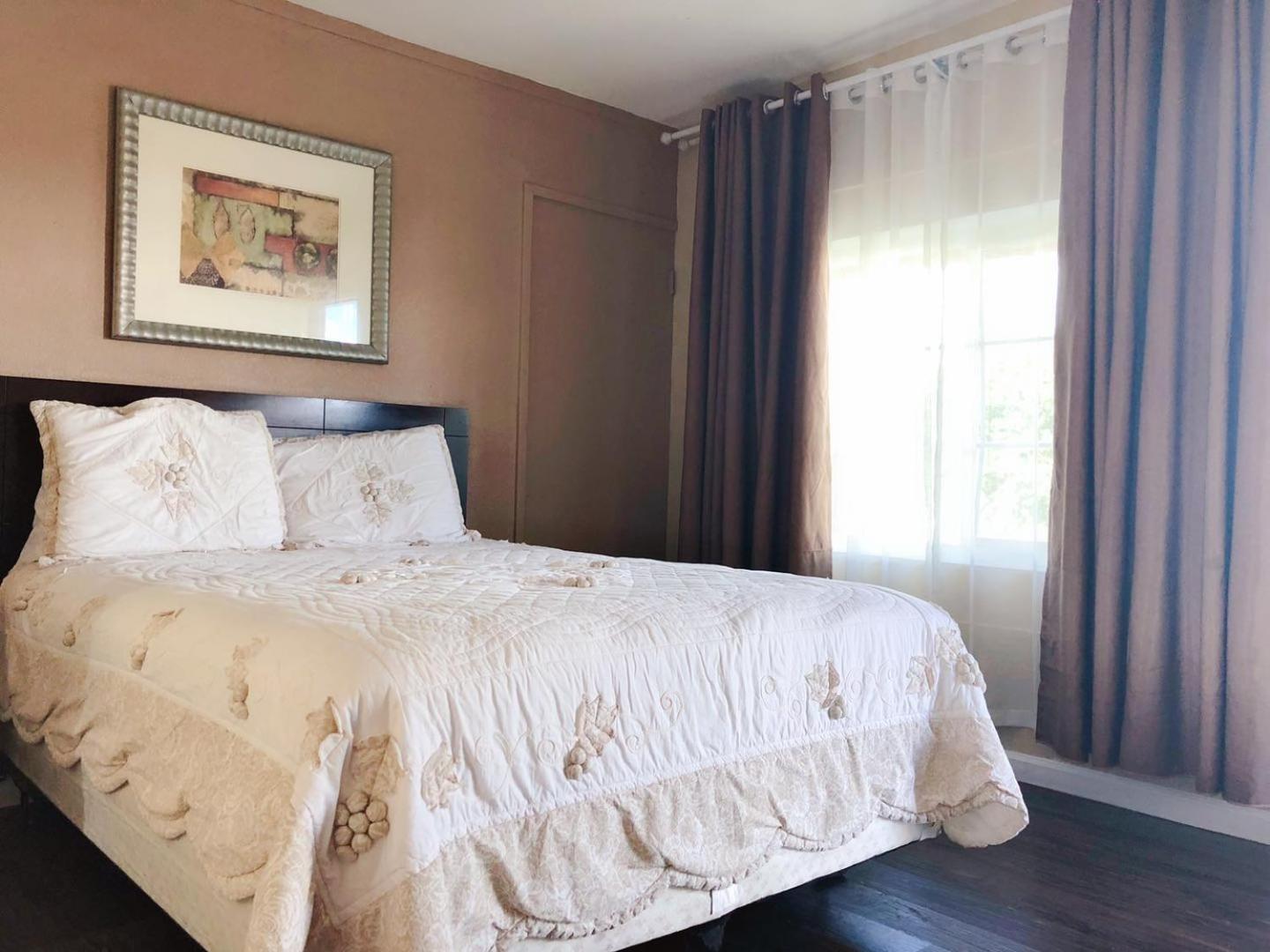 Queen Room - Photo 1