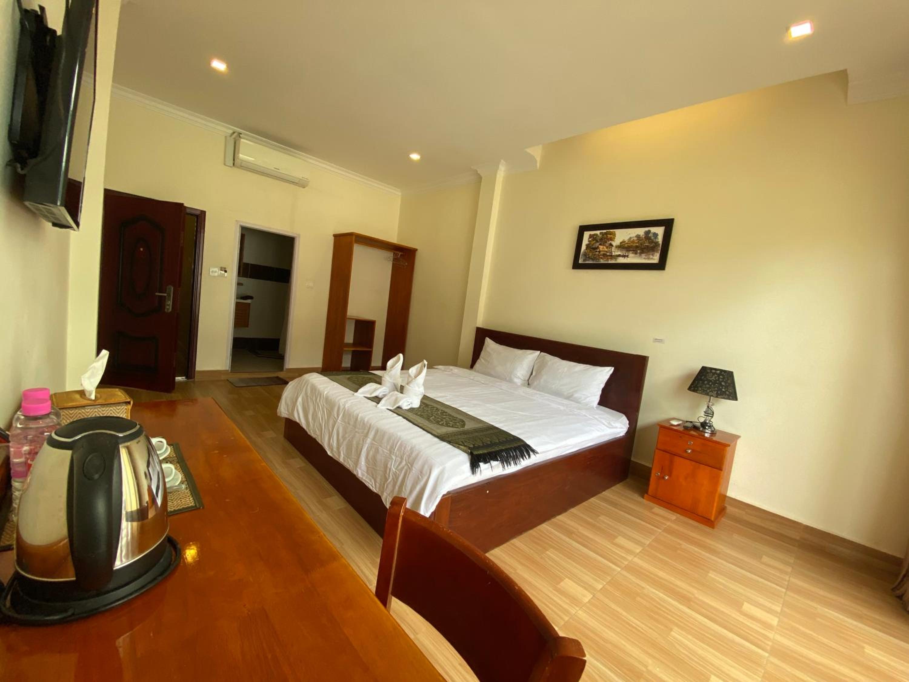 Deluxe Double Room - Photo 16