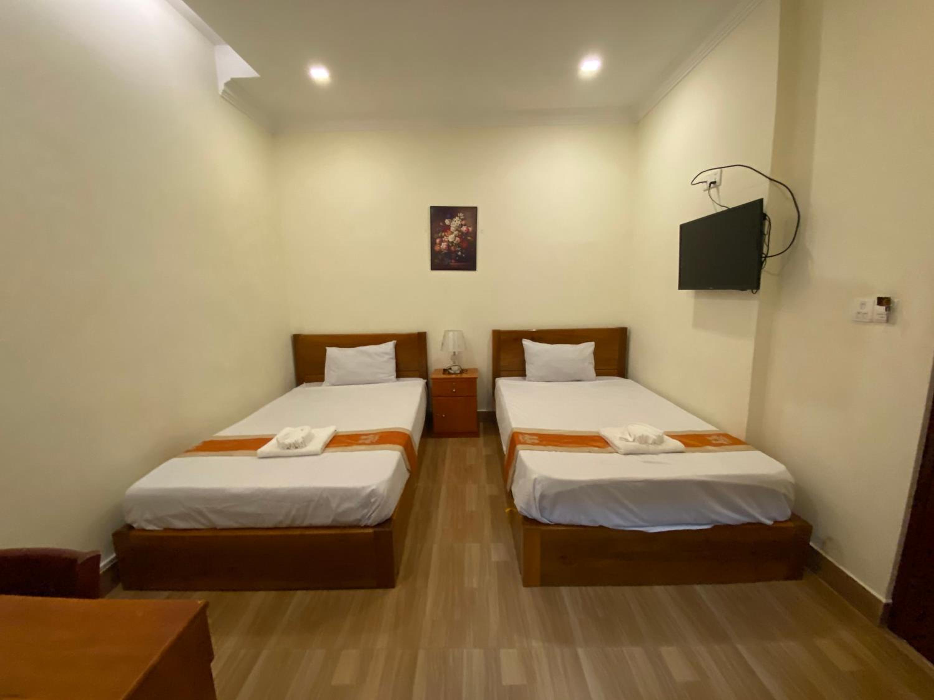 Standard Twin Room (No Window) - Photo 3