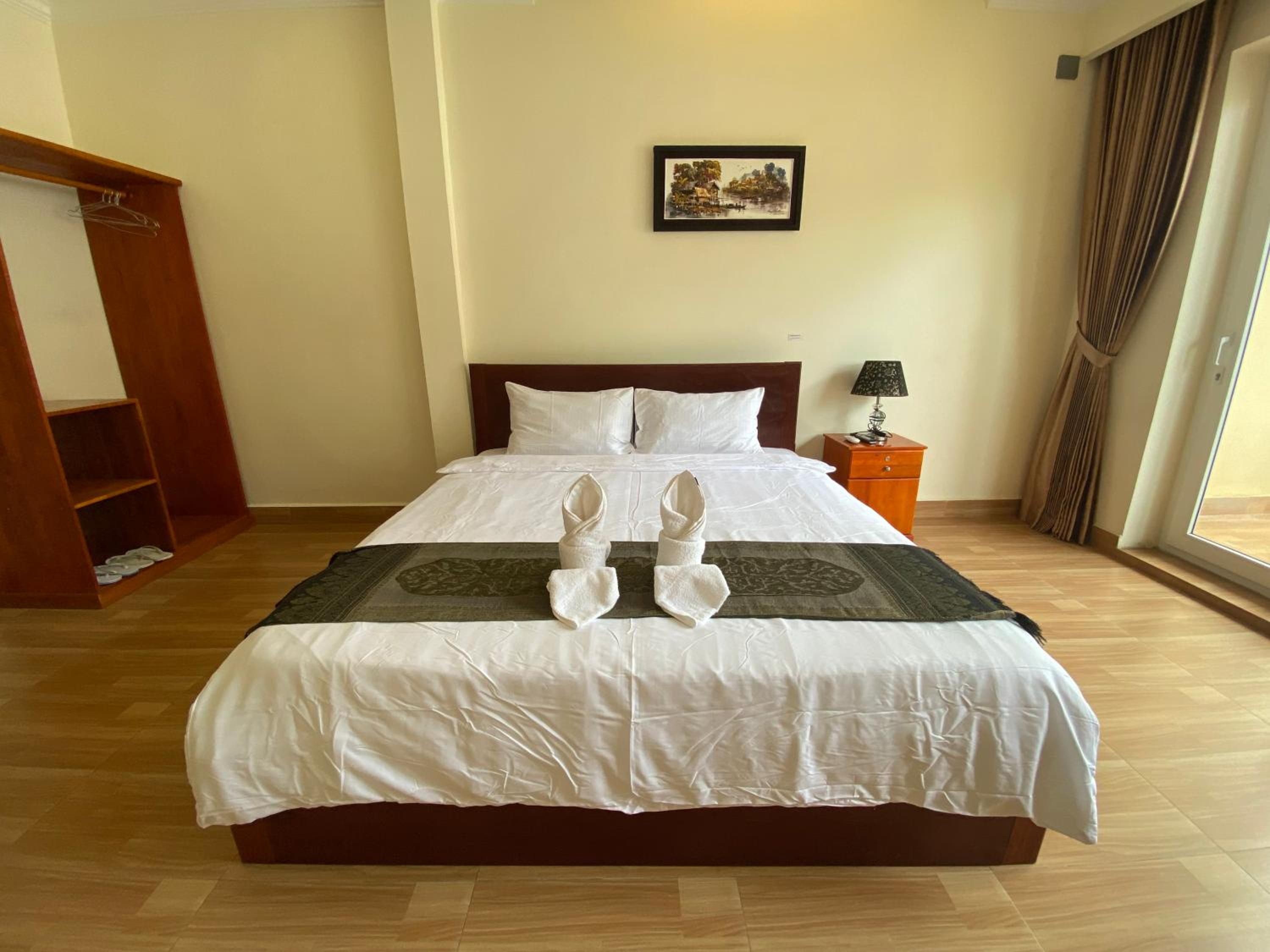 Deluxe Double Room - Photo 8