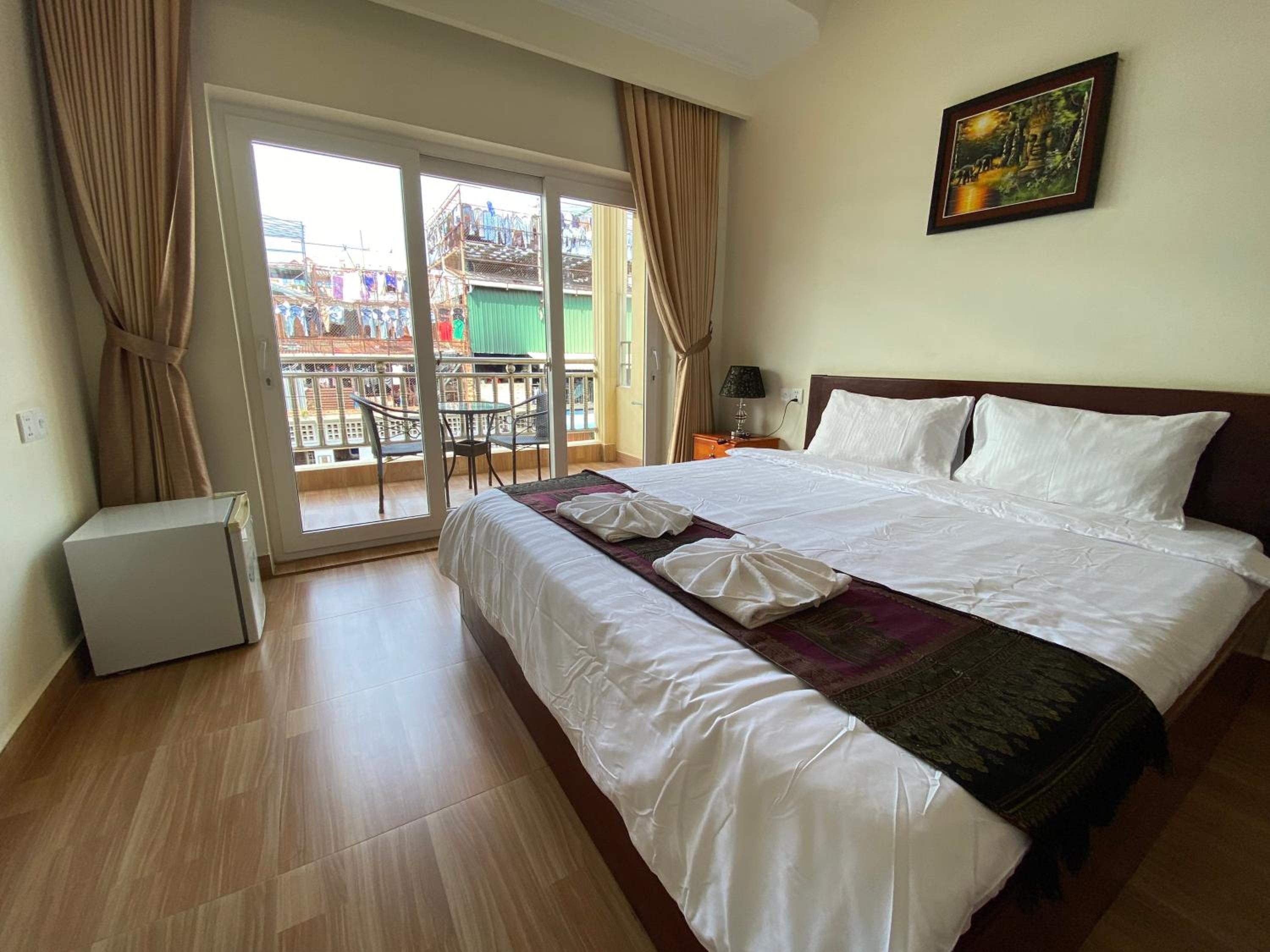 Deluxe Double Room - Photo 21