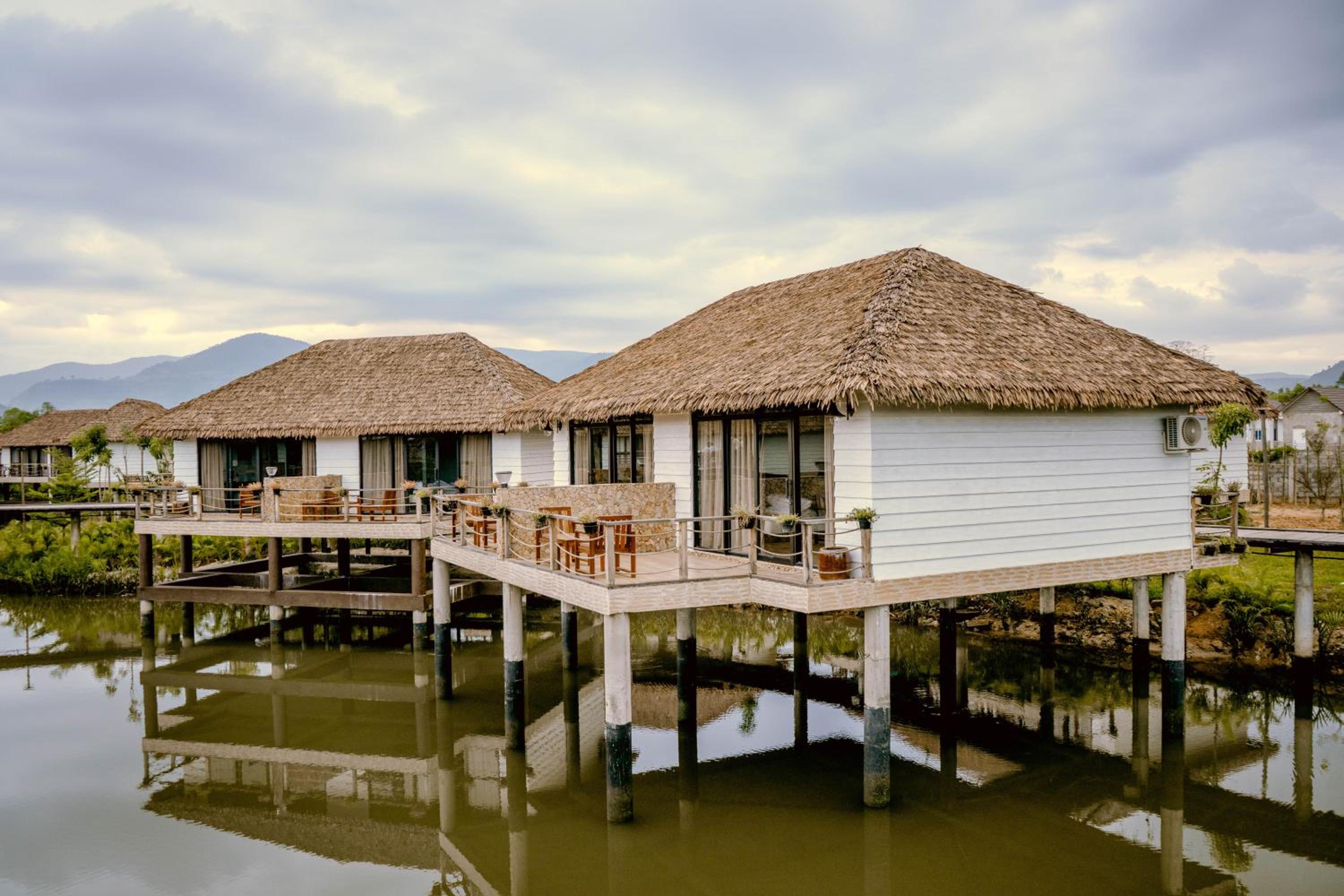 Twin Bungalow River View - Free City Shuttle Service  - Photo 11
