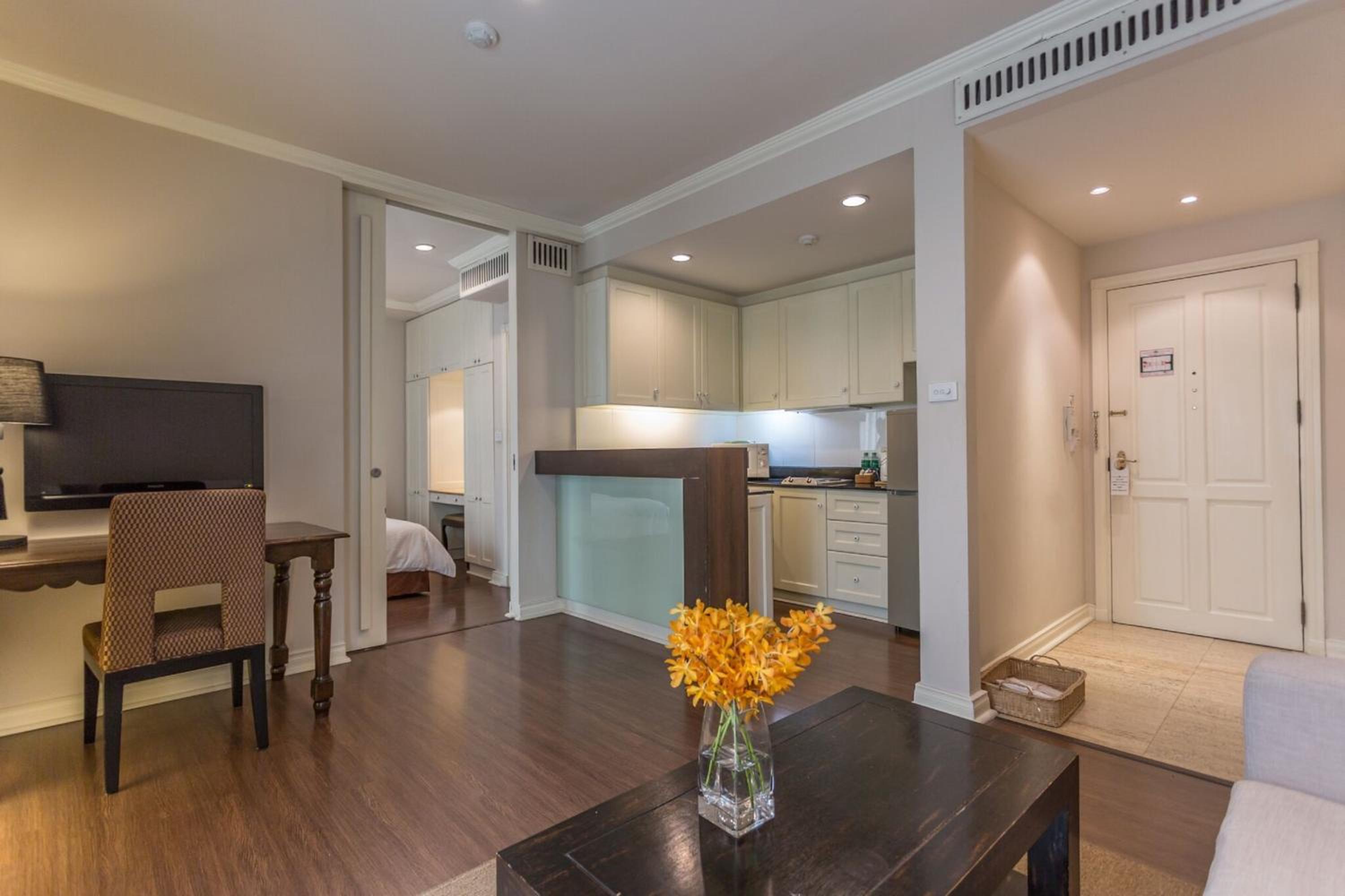 Studio Apartment photo 2
