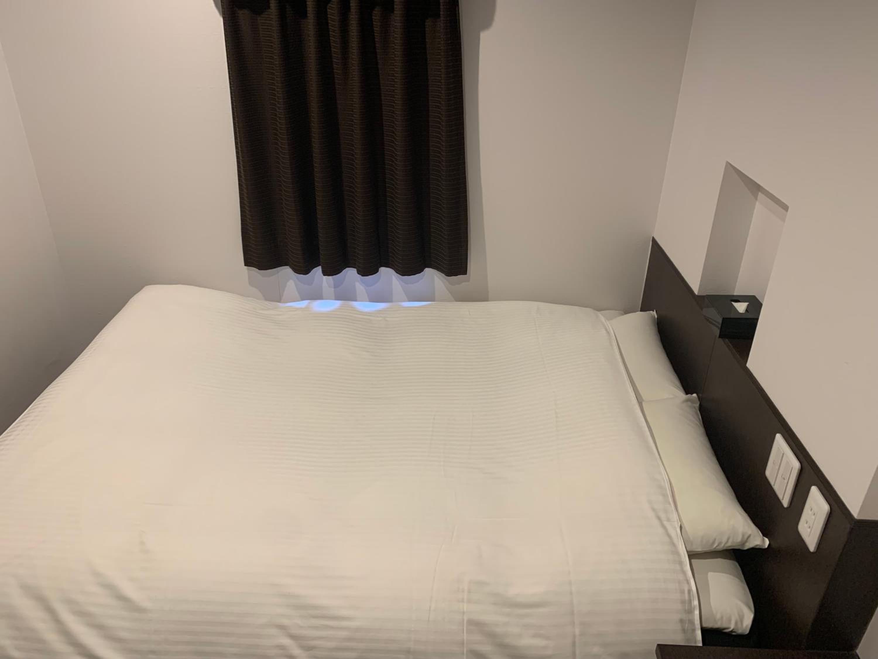 Double Room - Non-Smoking  - Photo 5