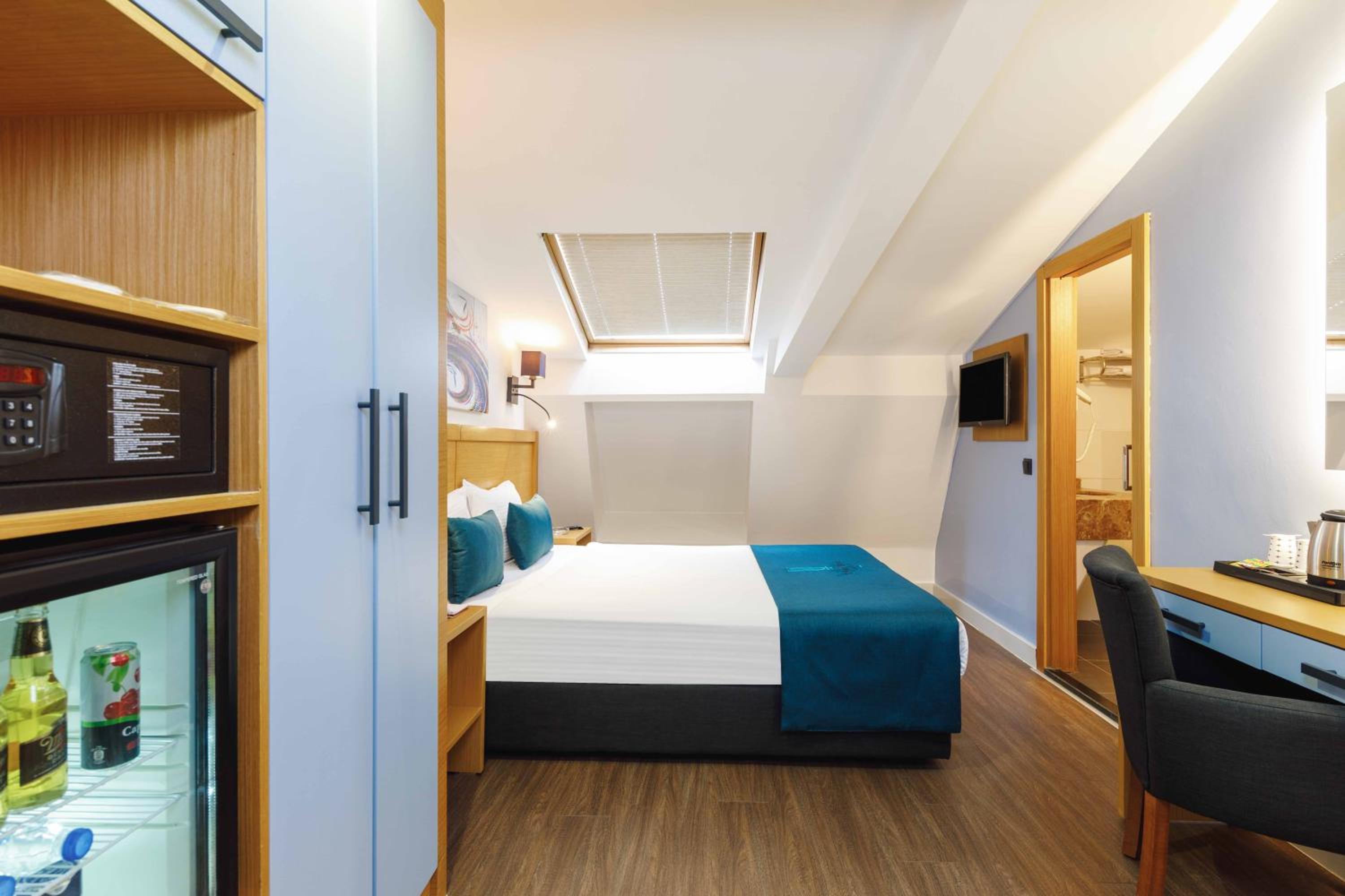 Economy Double Room photo 1