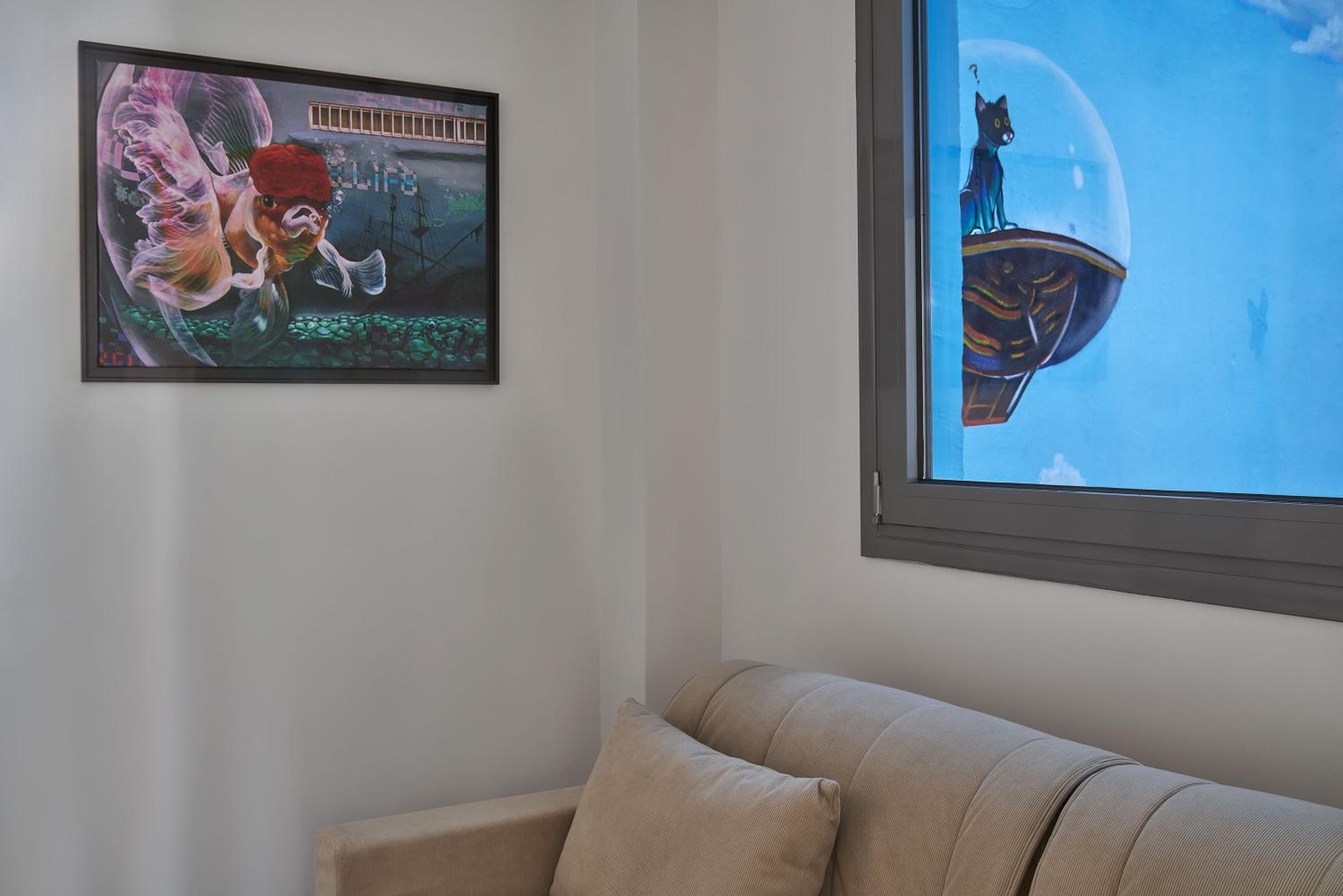 Family Room thumbnail 6