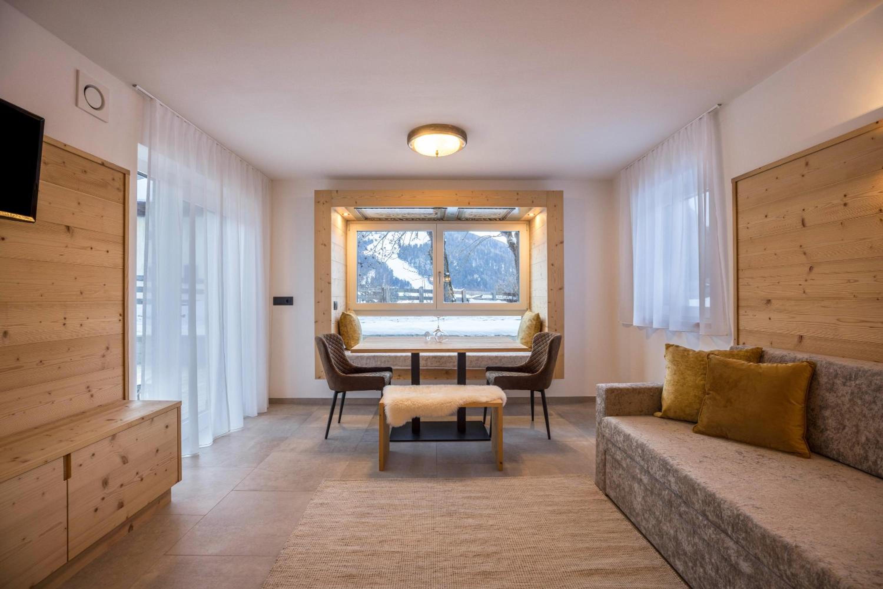Superior One-Bedroom Apartment with Balcony