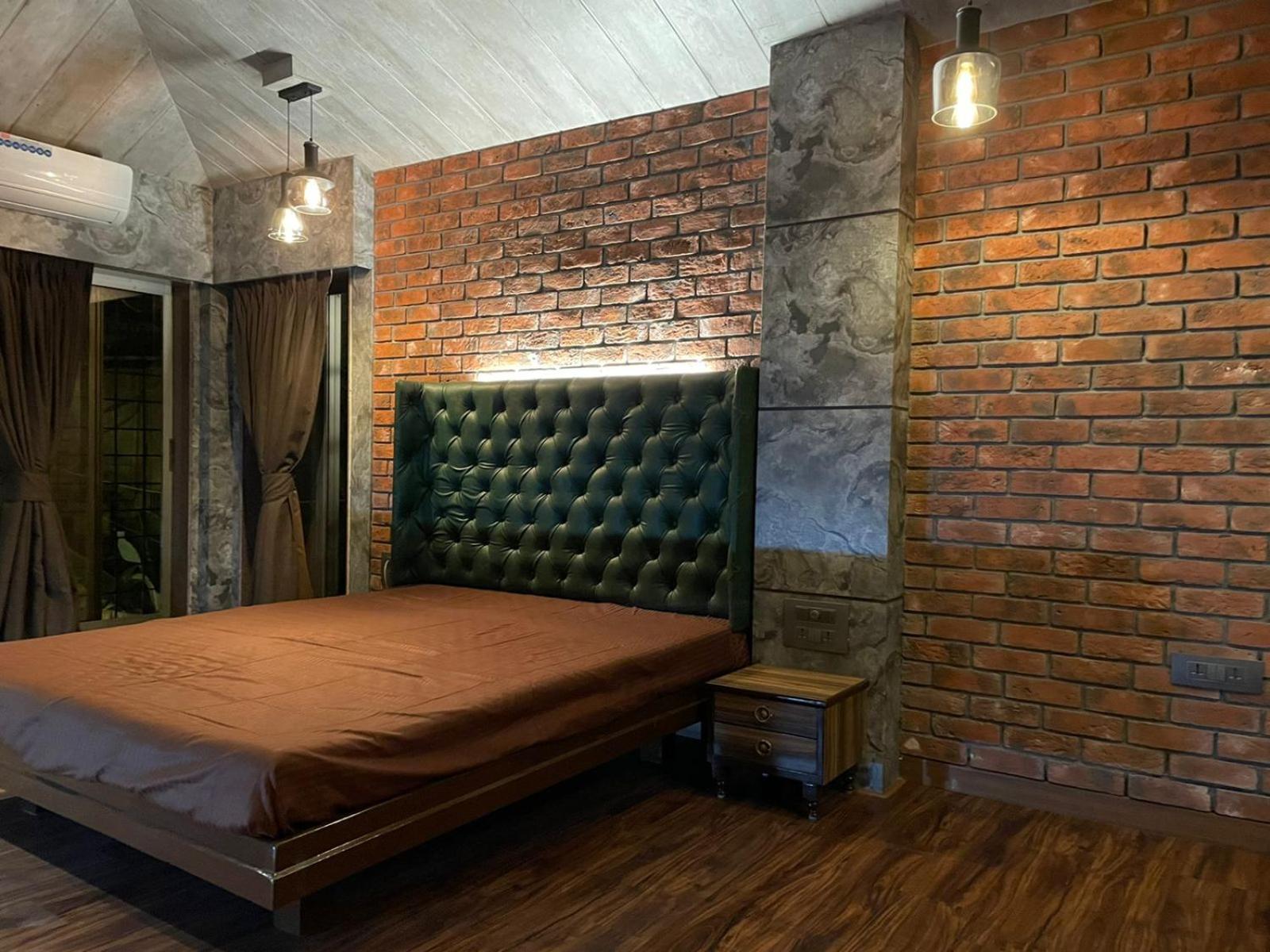 Deluxe Double Room with Balcony photo 2