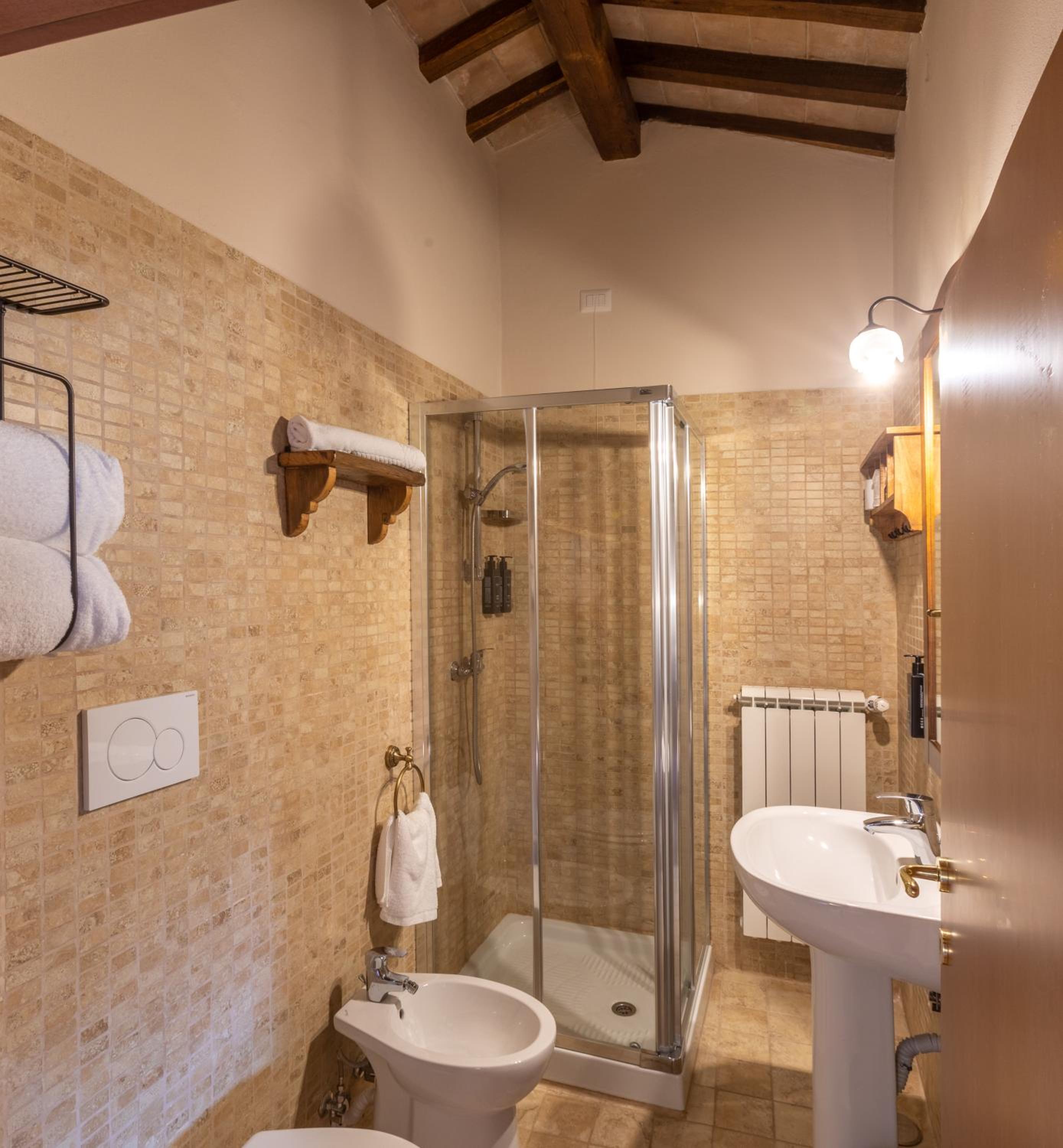 Double Room - Photo 8